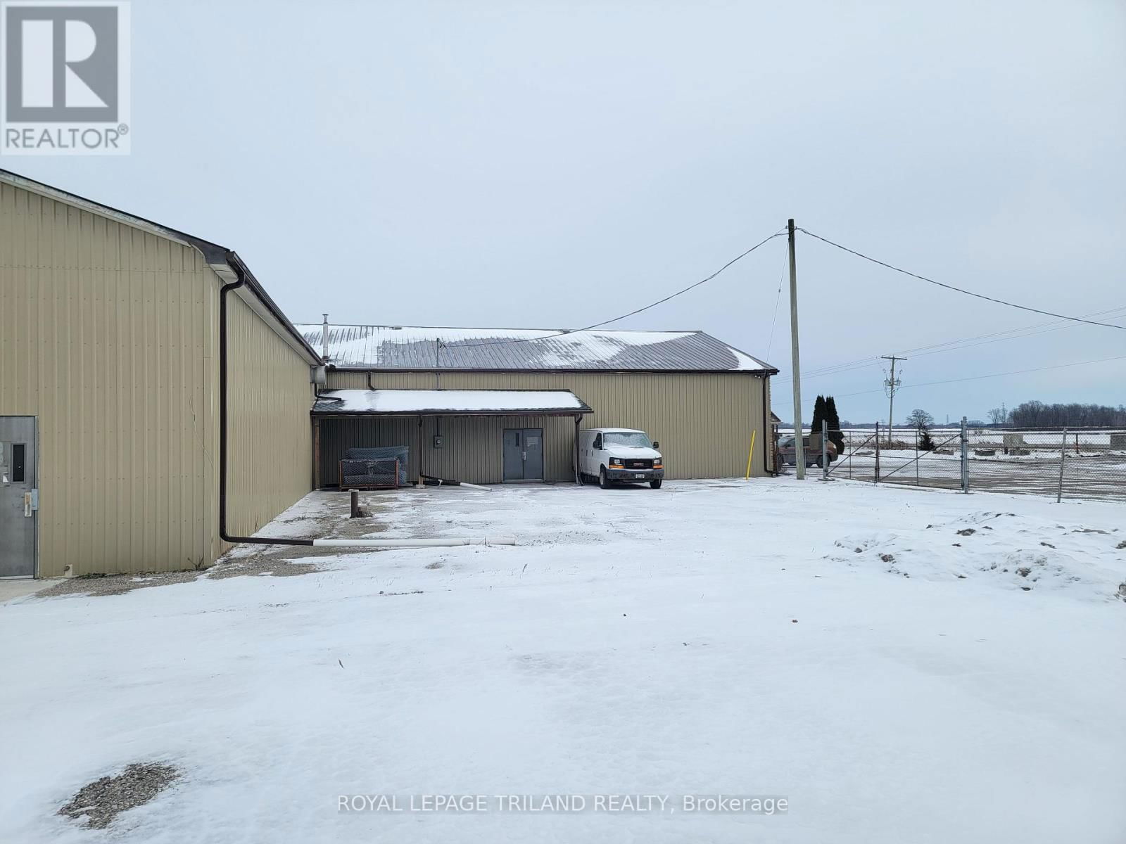 4268 DUNDAS STREET Image 9