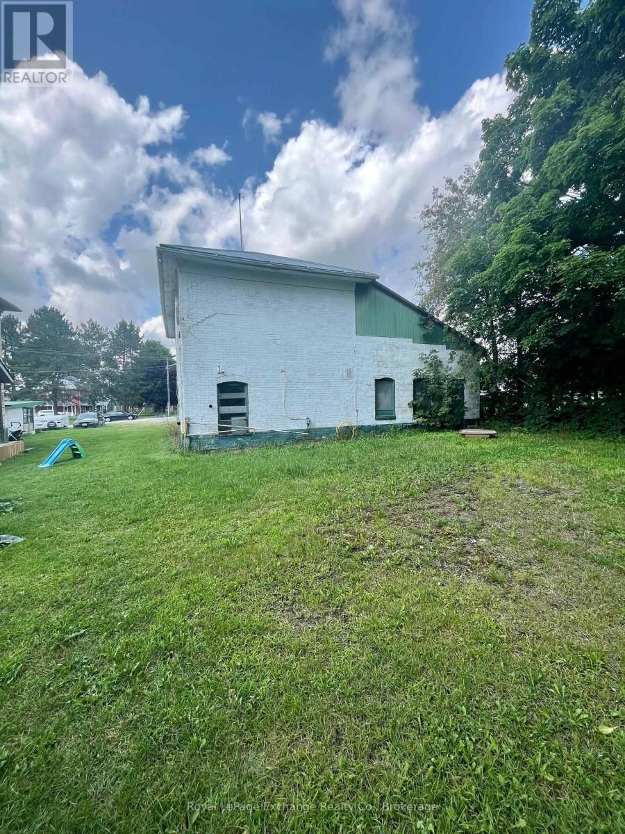 3054 ADELAIDE STREET Image 5