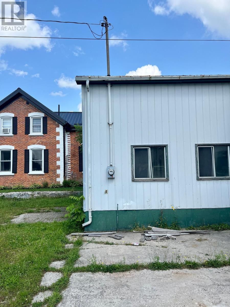3054 ADELAIDE STREET Image 6