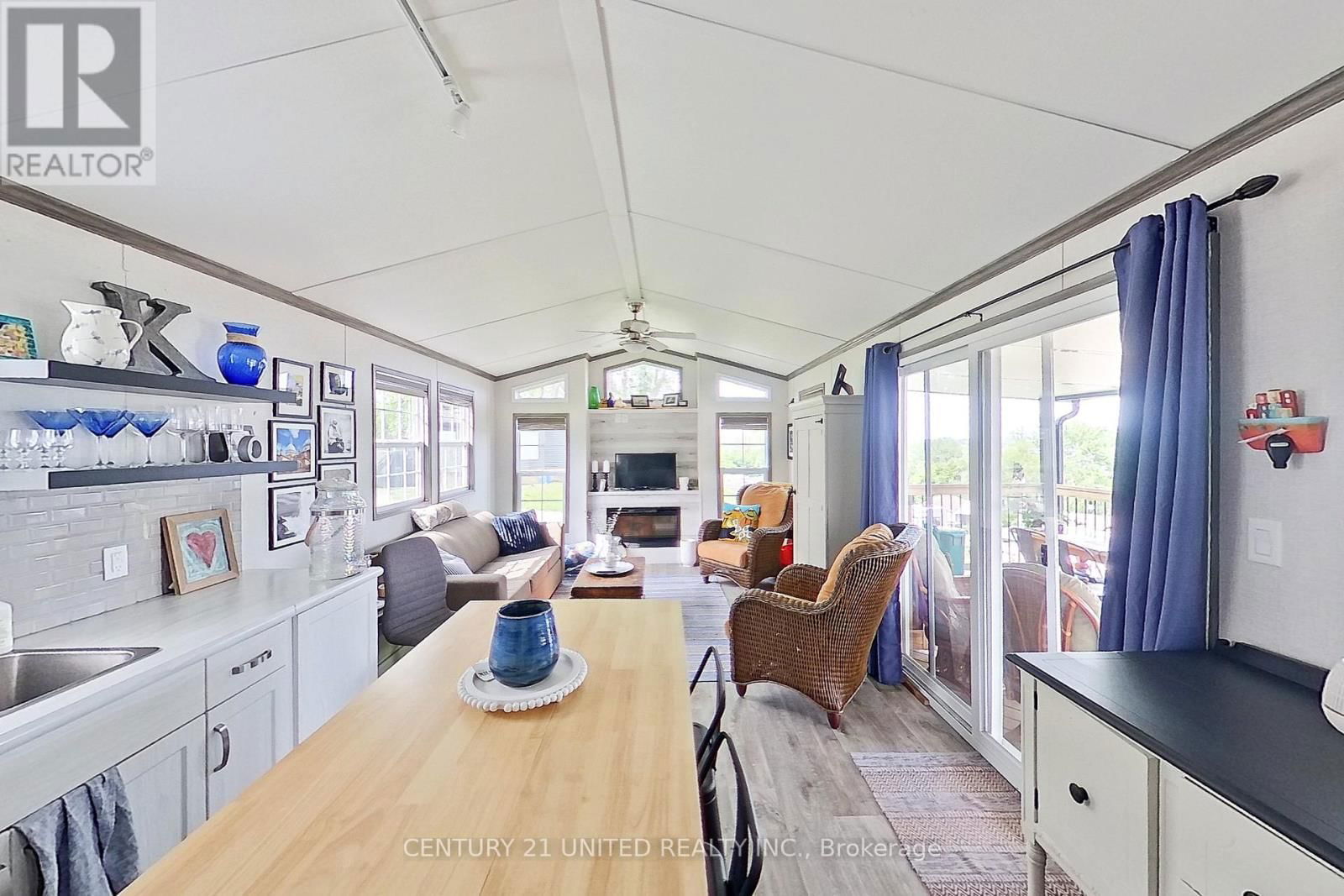 920 SKYLINE ROAD Image 15
