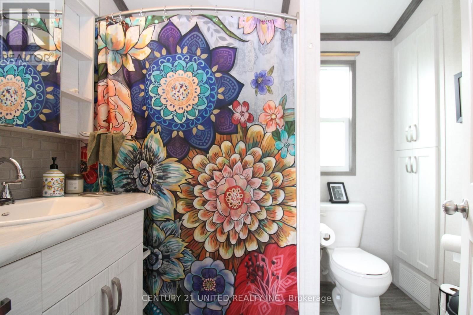 920 SKYLINE ROAD Image 20
