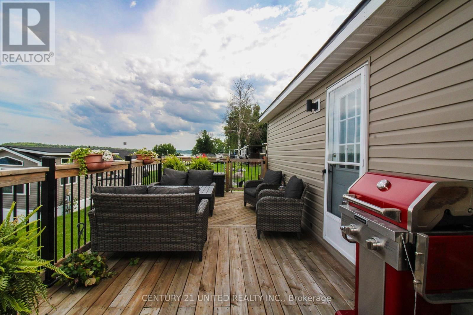 920 SKYLINE ROAD Image 3