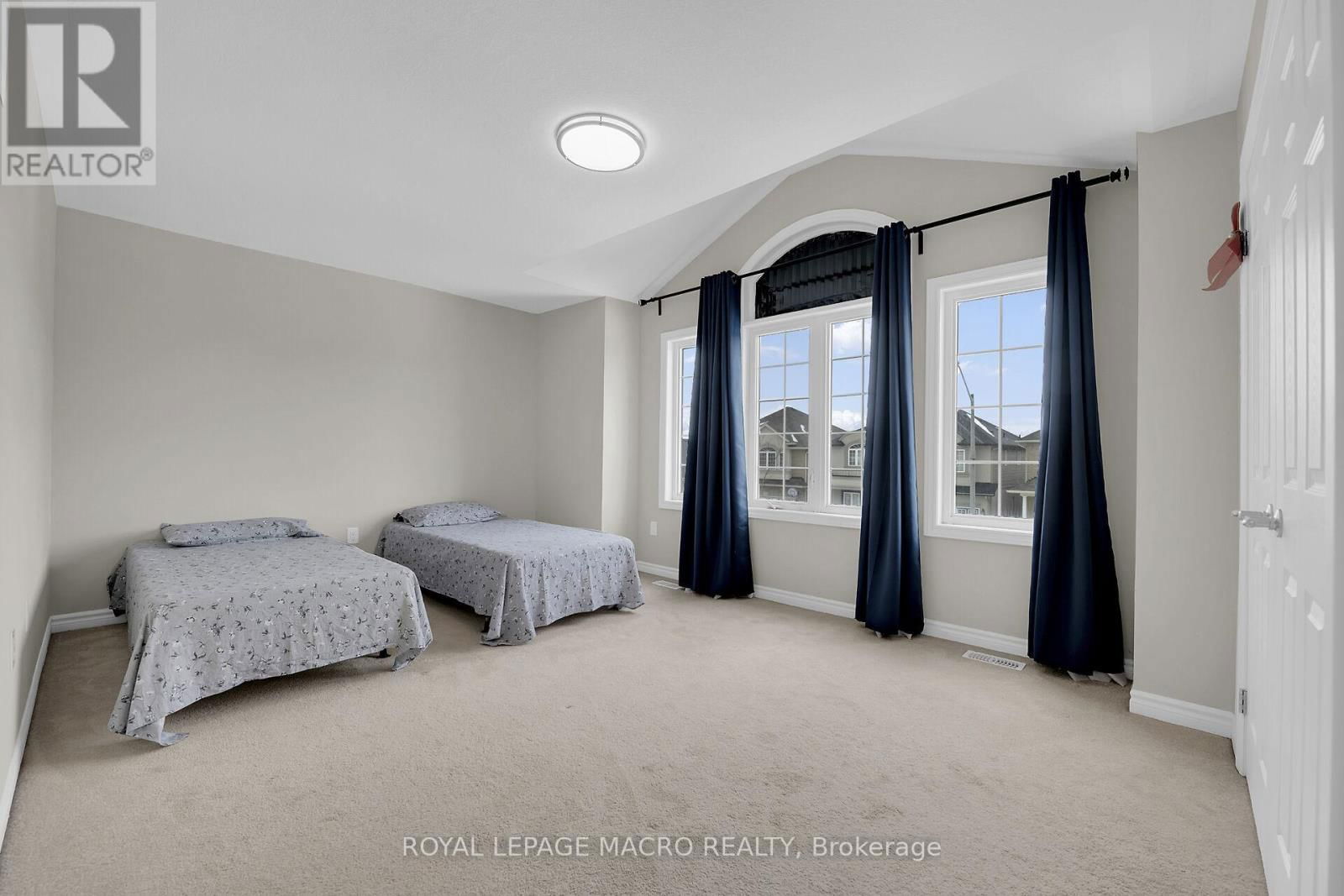 88 BELLROYAL CRESCENT Image 26