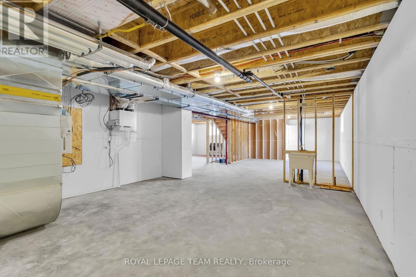181 SEABERT DRIVE Image 24