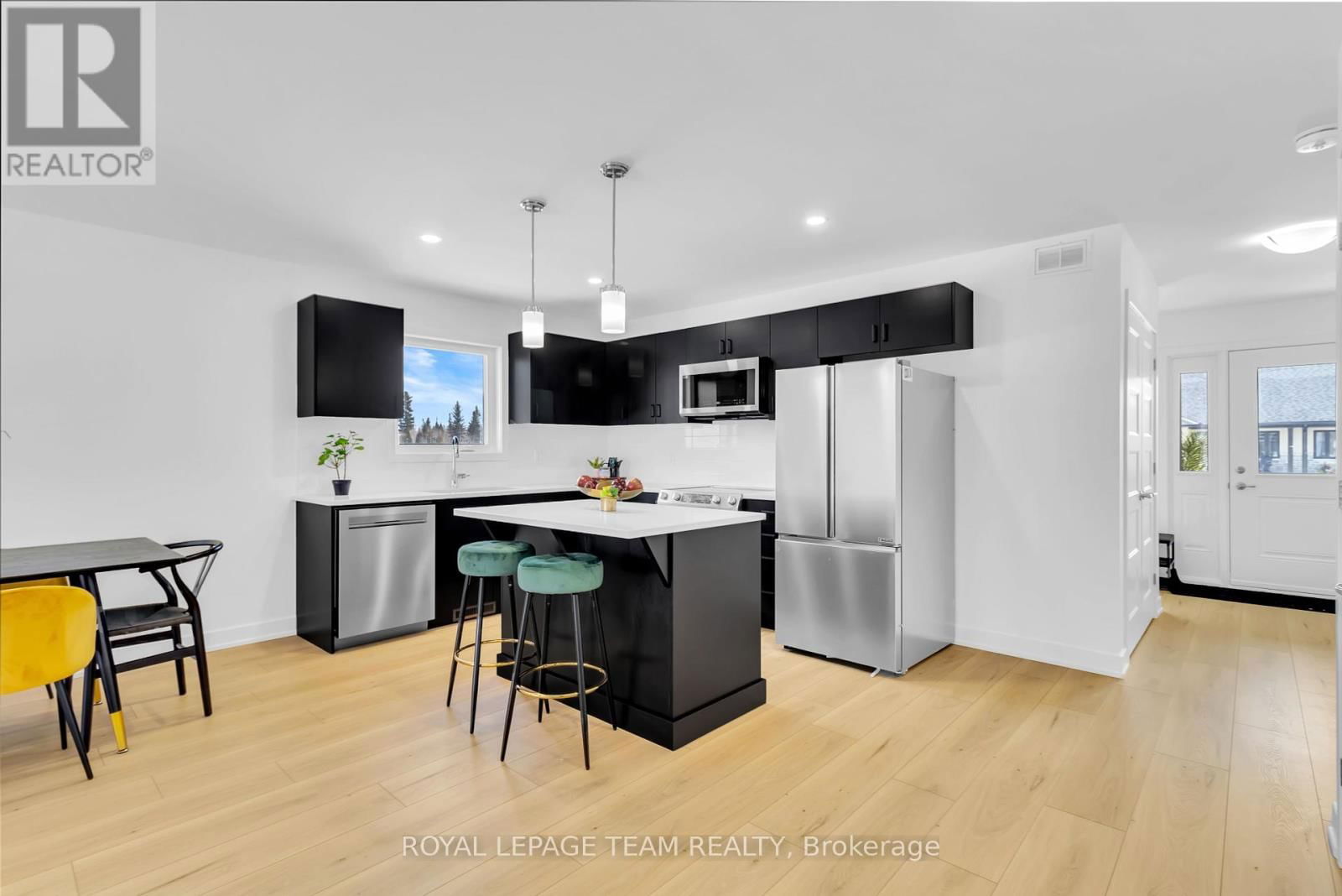 181 SEABERT DRIVE Image 8