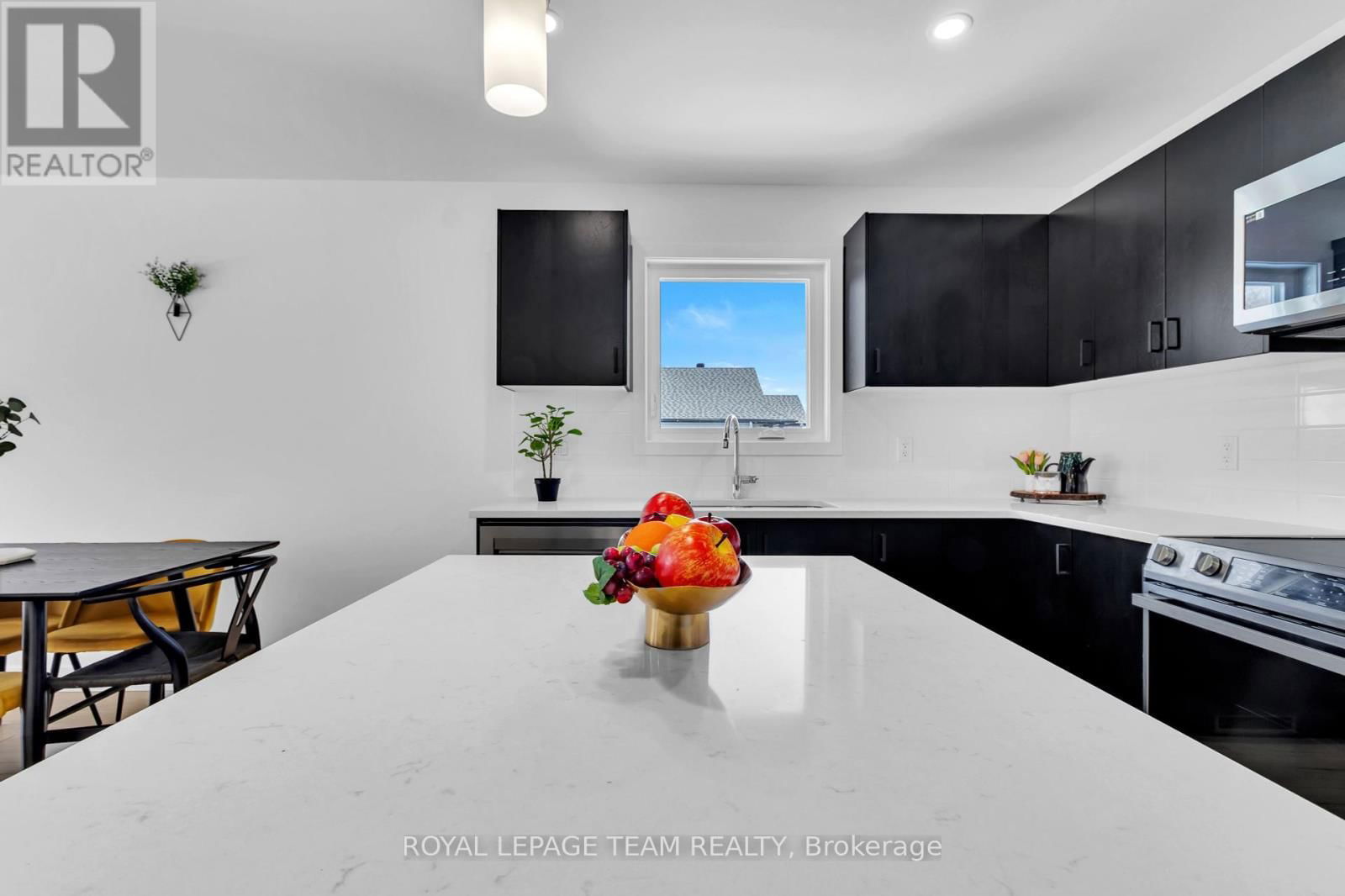 181 SEABERT DRIVE Image 9