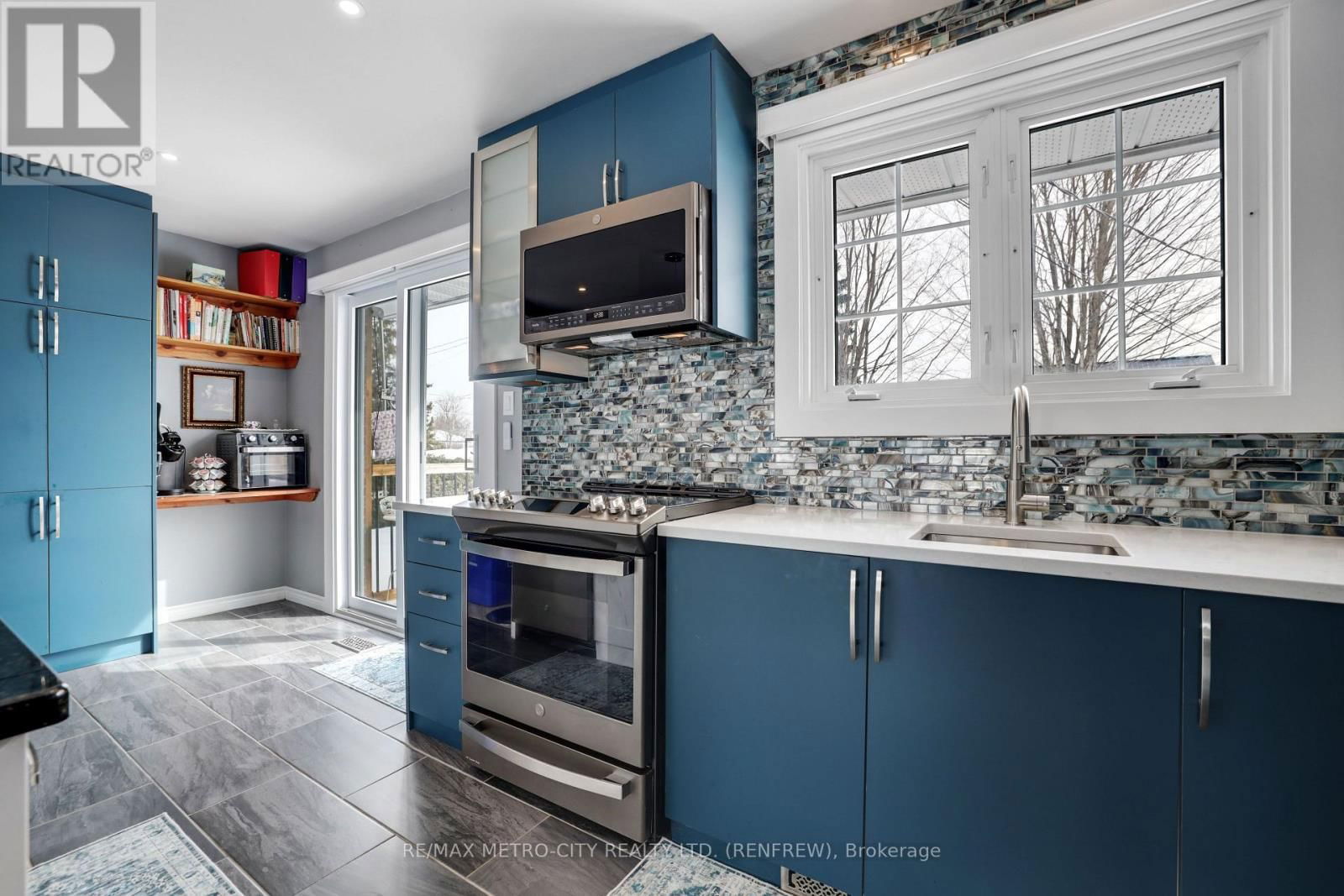 103 SIMPSON AVENUE Image 13