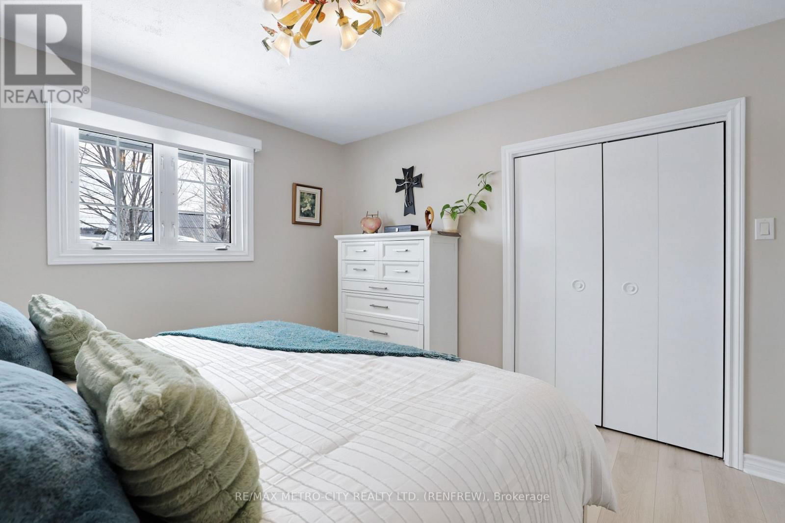 103 SIMPSON AVENUE Image 15