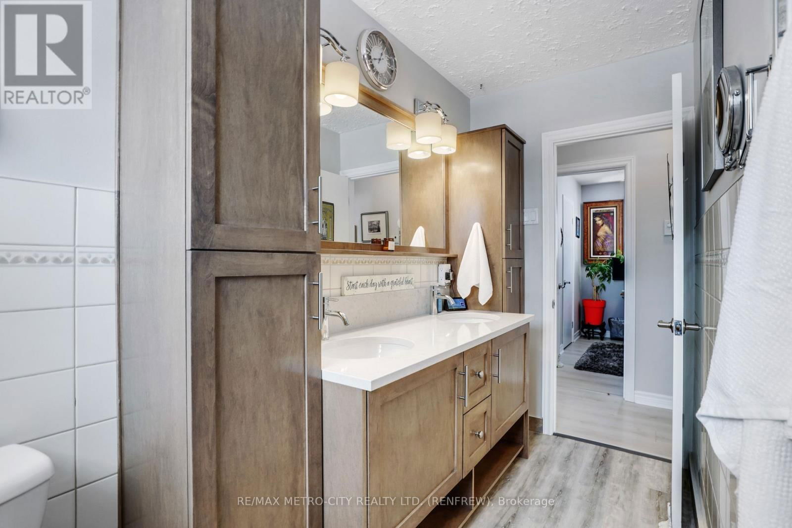 103 SIMPSON AVENUE Image 18