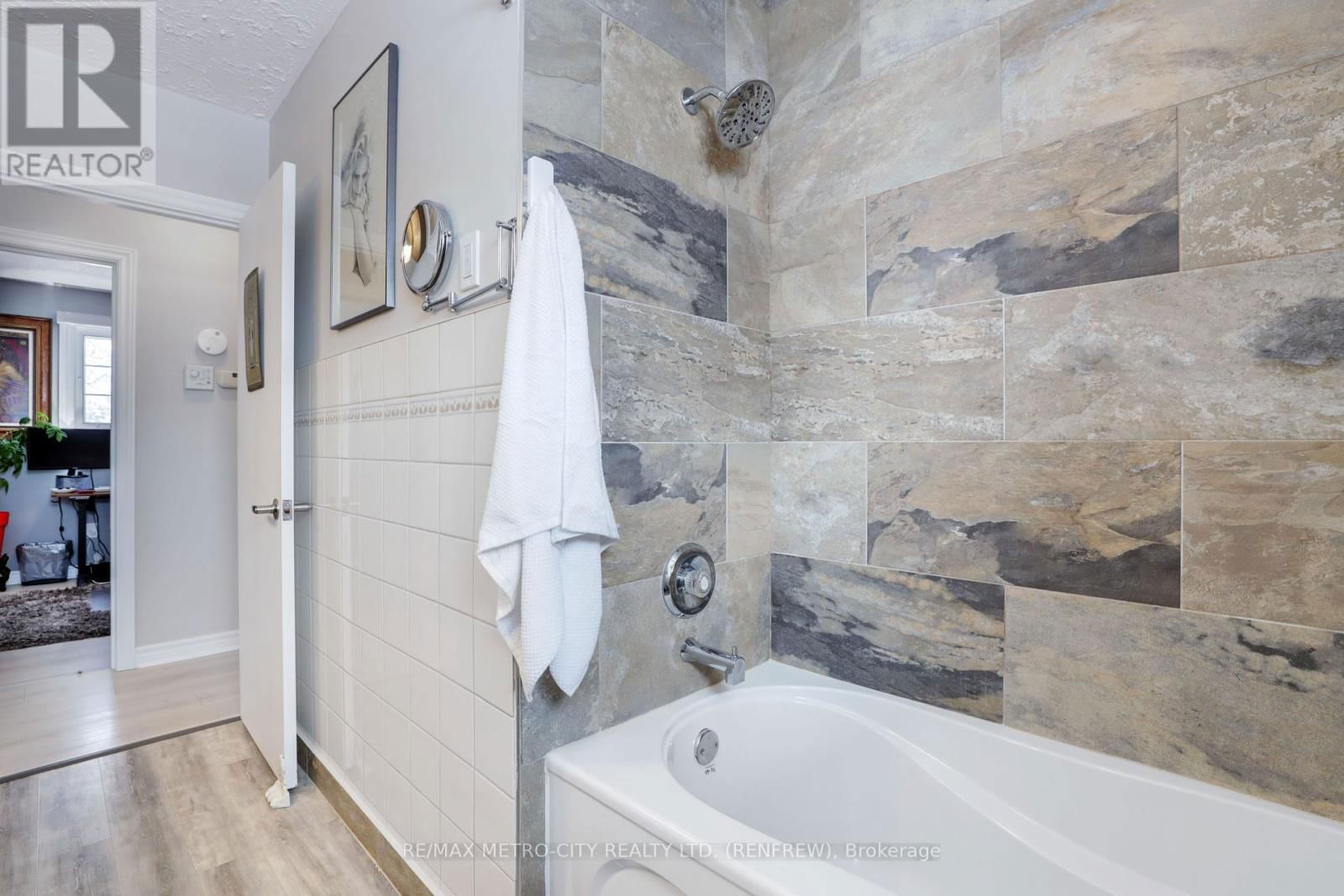 103 SIMPSON AVENUE Image 19