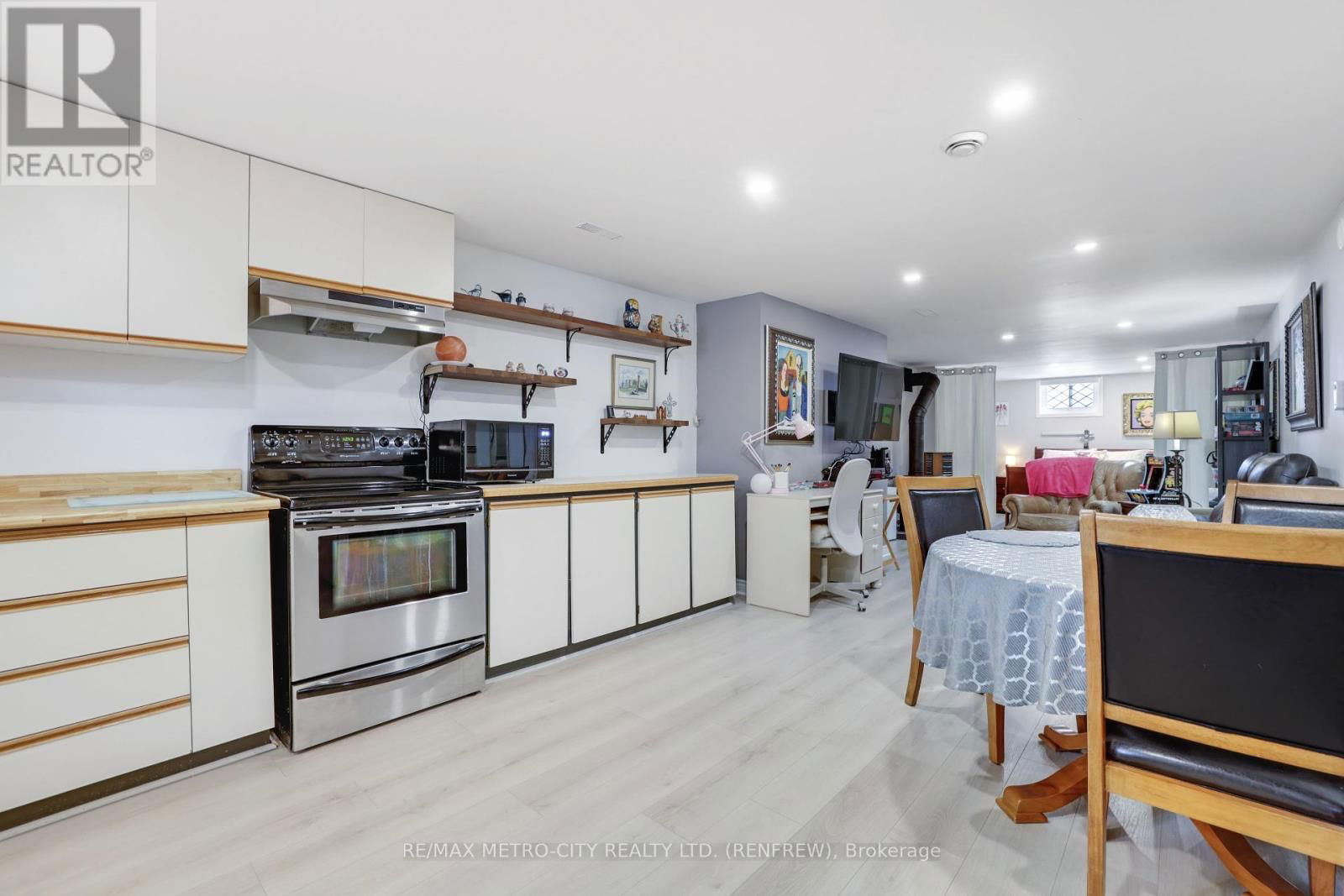 103 SIMPSON AVENUE Image 24