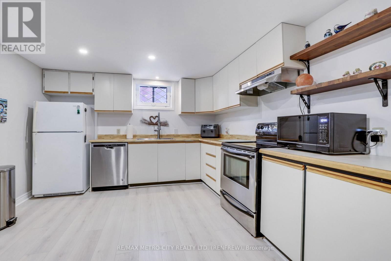 103 SIMPSON AVENUE Image 26