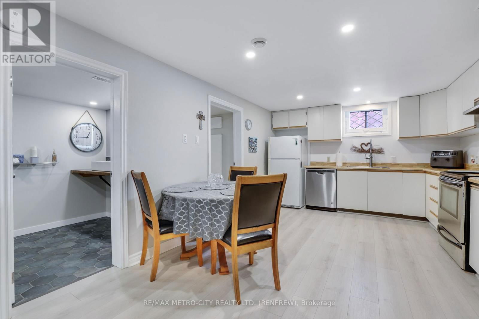 103 SIMPSON AVENUE Image 27