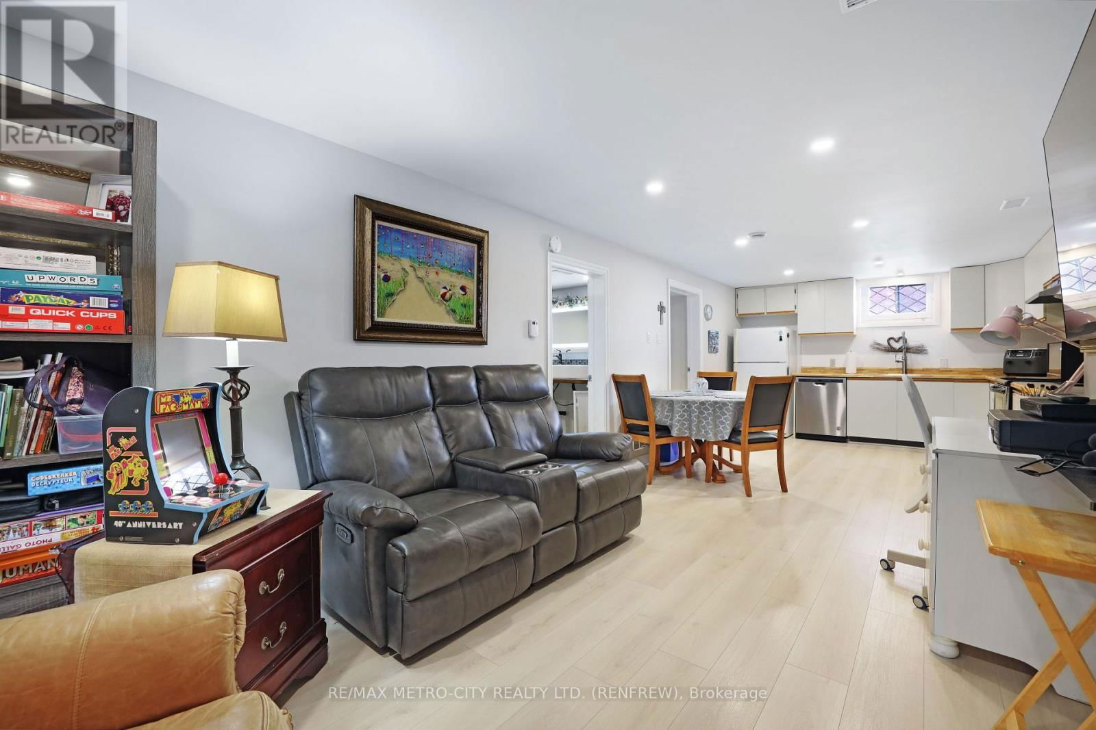 103 SIMPSON AVENUE Image 29