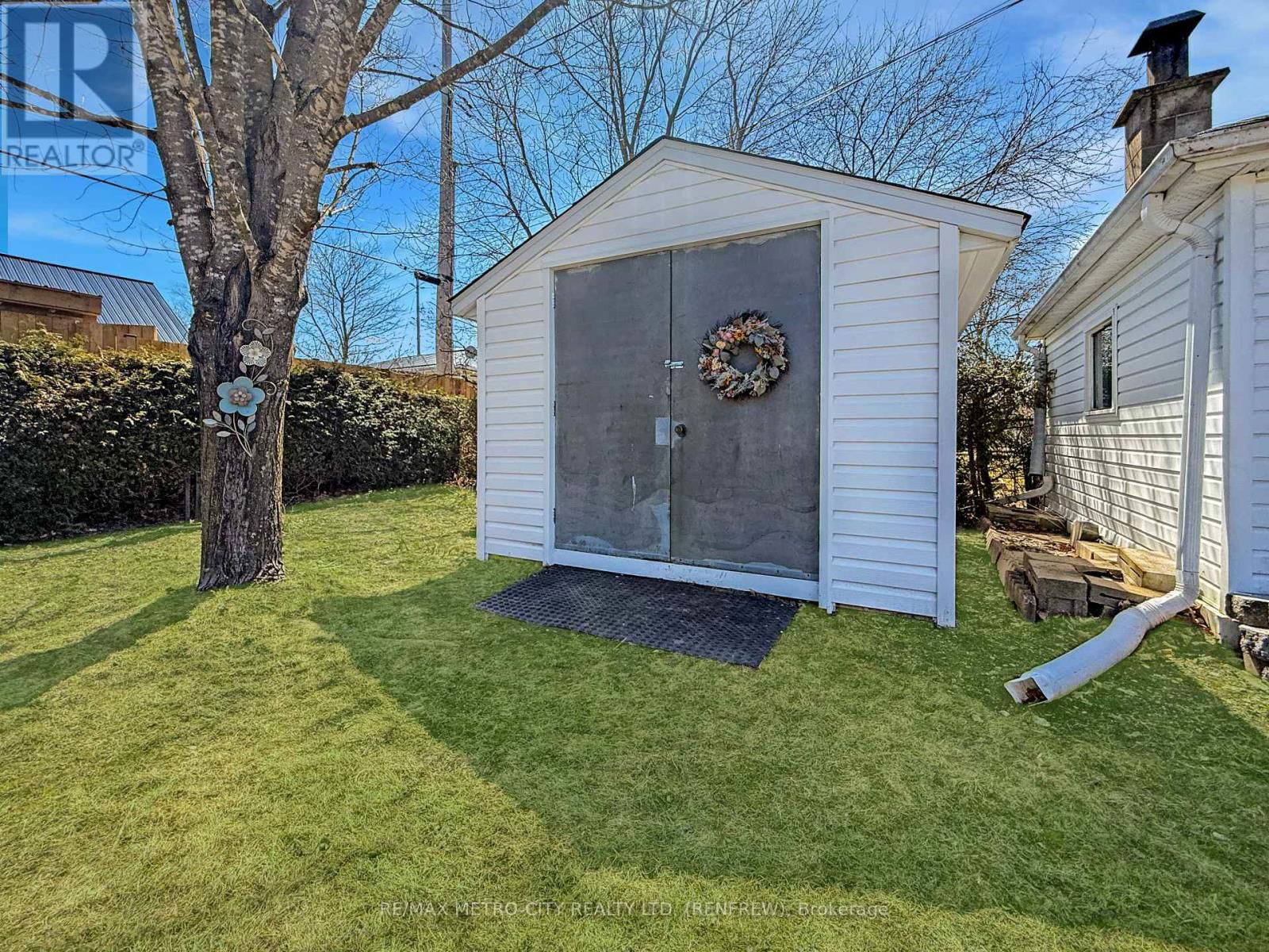 103 SIMPSON AVENUE Image 44