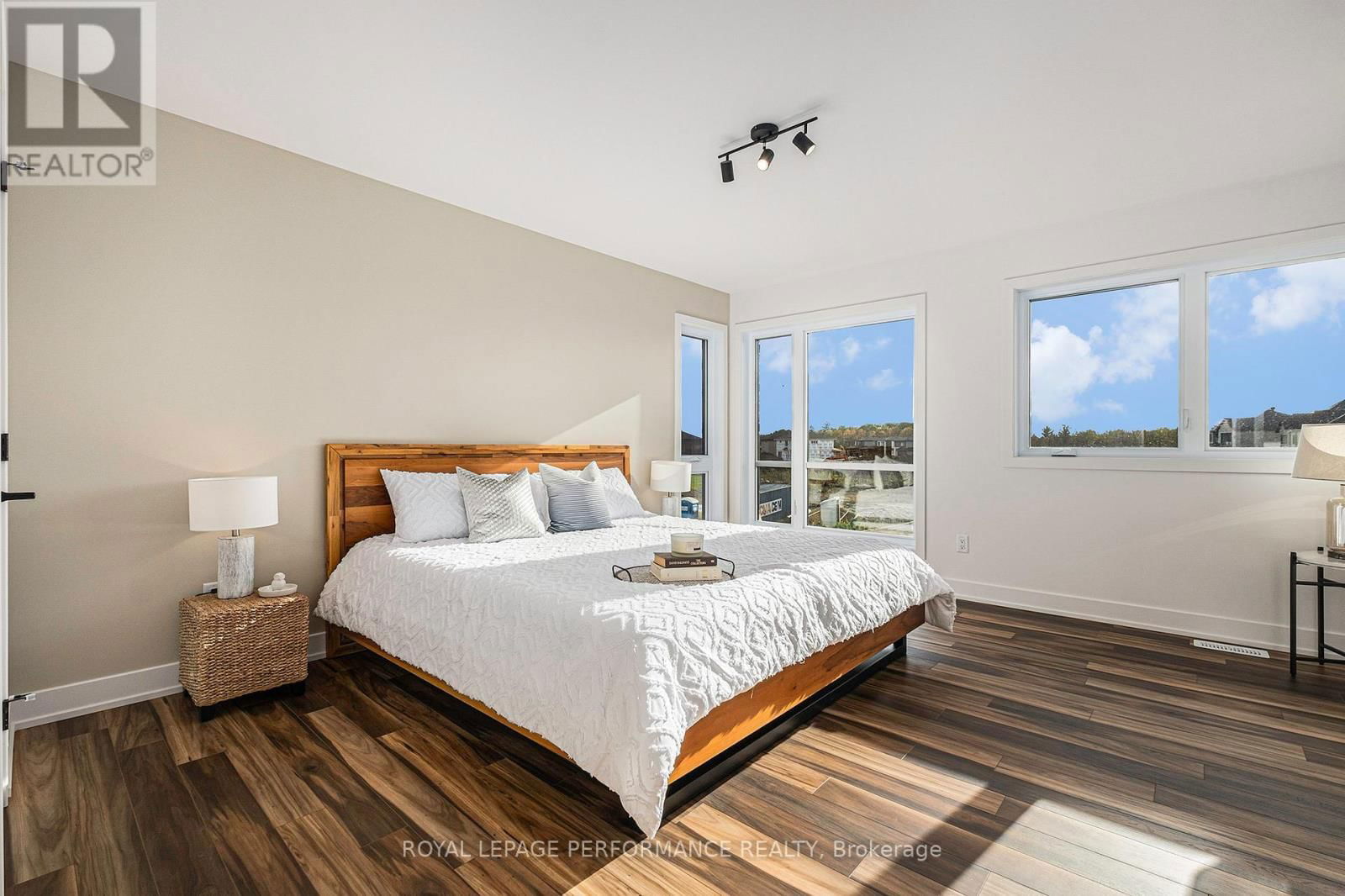 19 RUTILE STREET Image 12