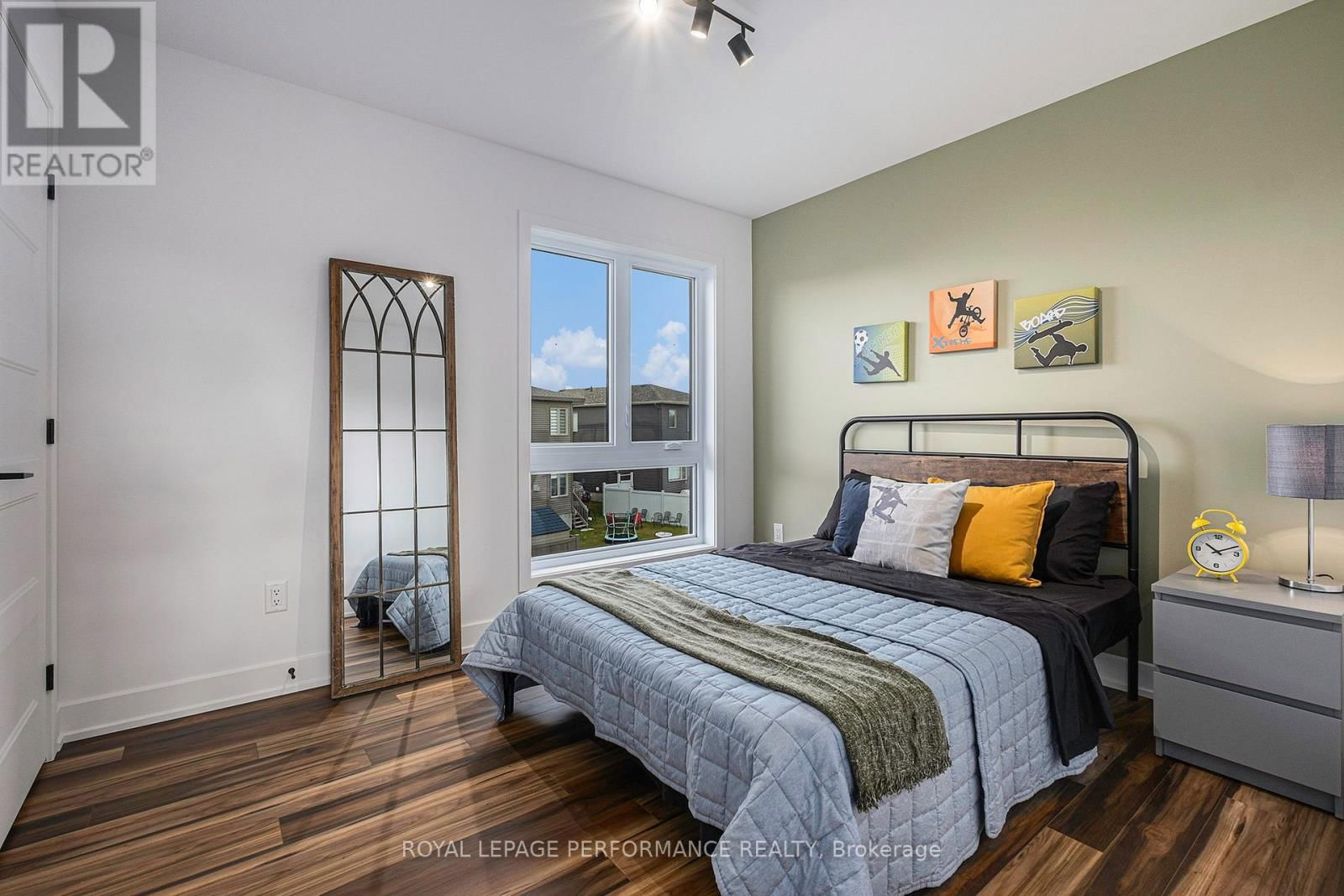 19 RUTILE STREET Image 16