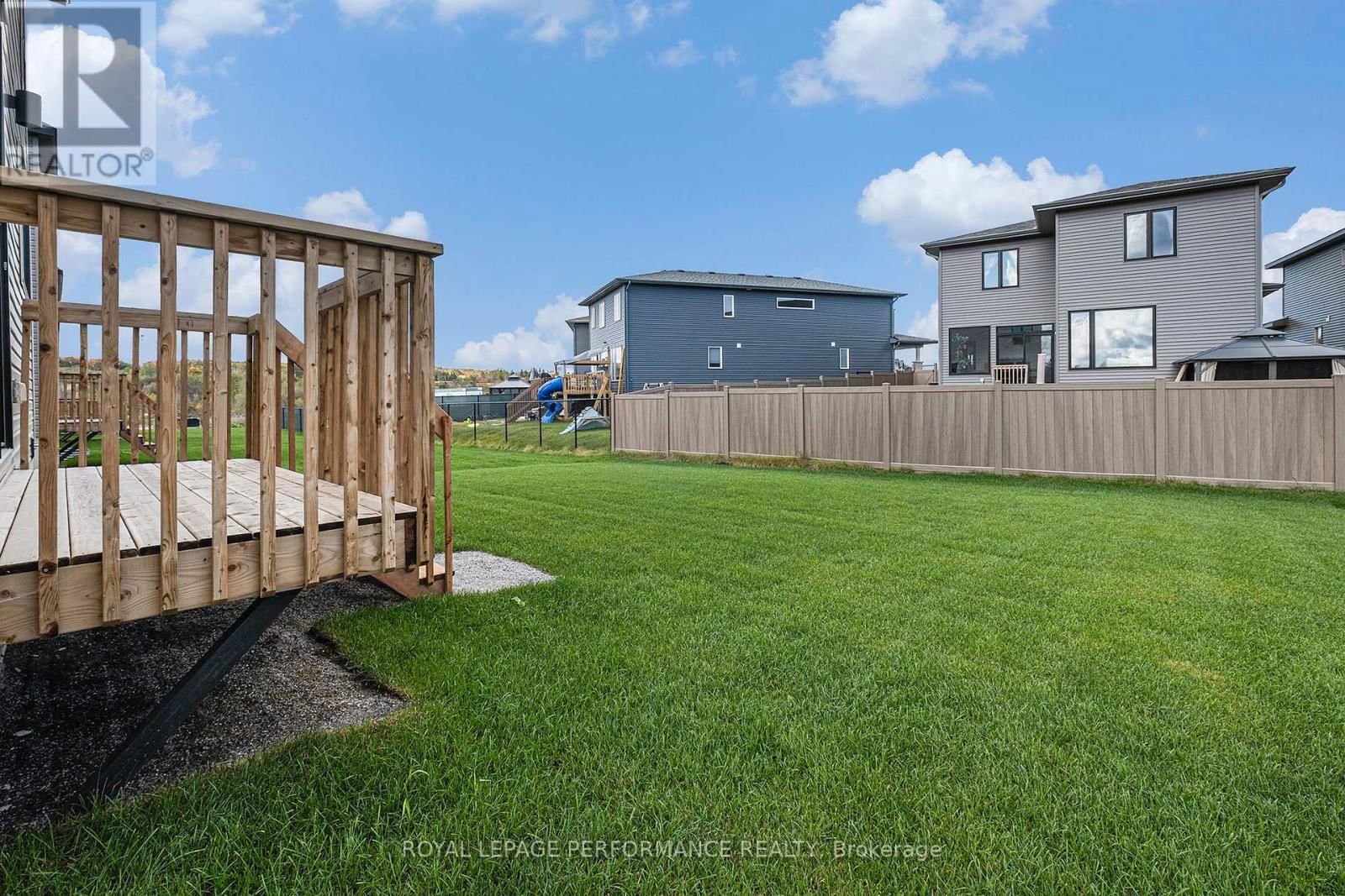 19 RUTILE STREET Image 18