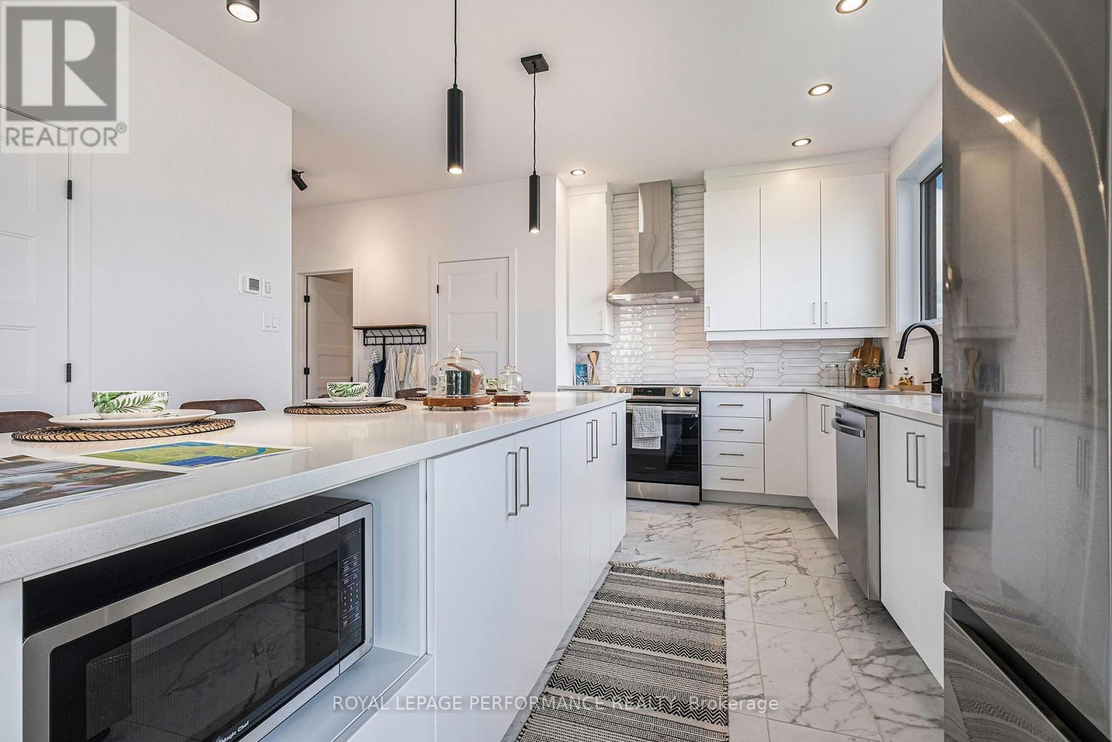 19 RUTILE STREET Image 9