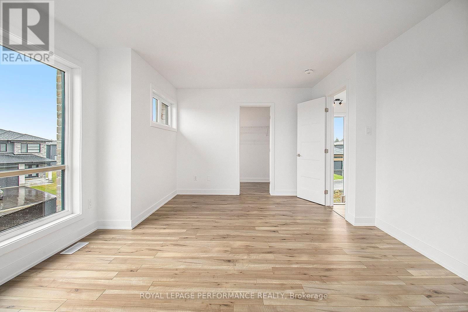 94 RUTILE STREET Image 13