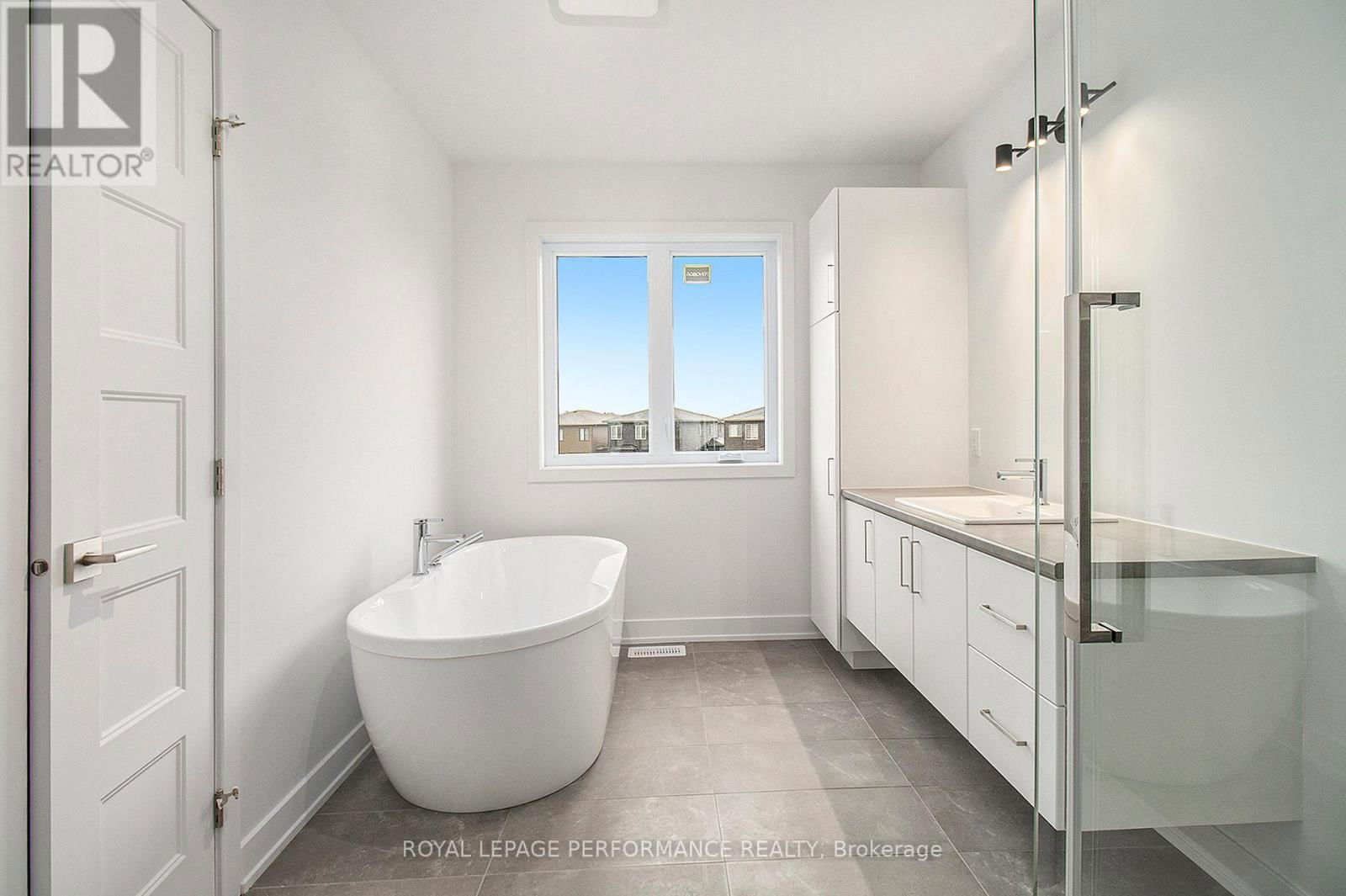 94 RUTILE STREET Image 15