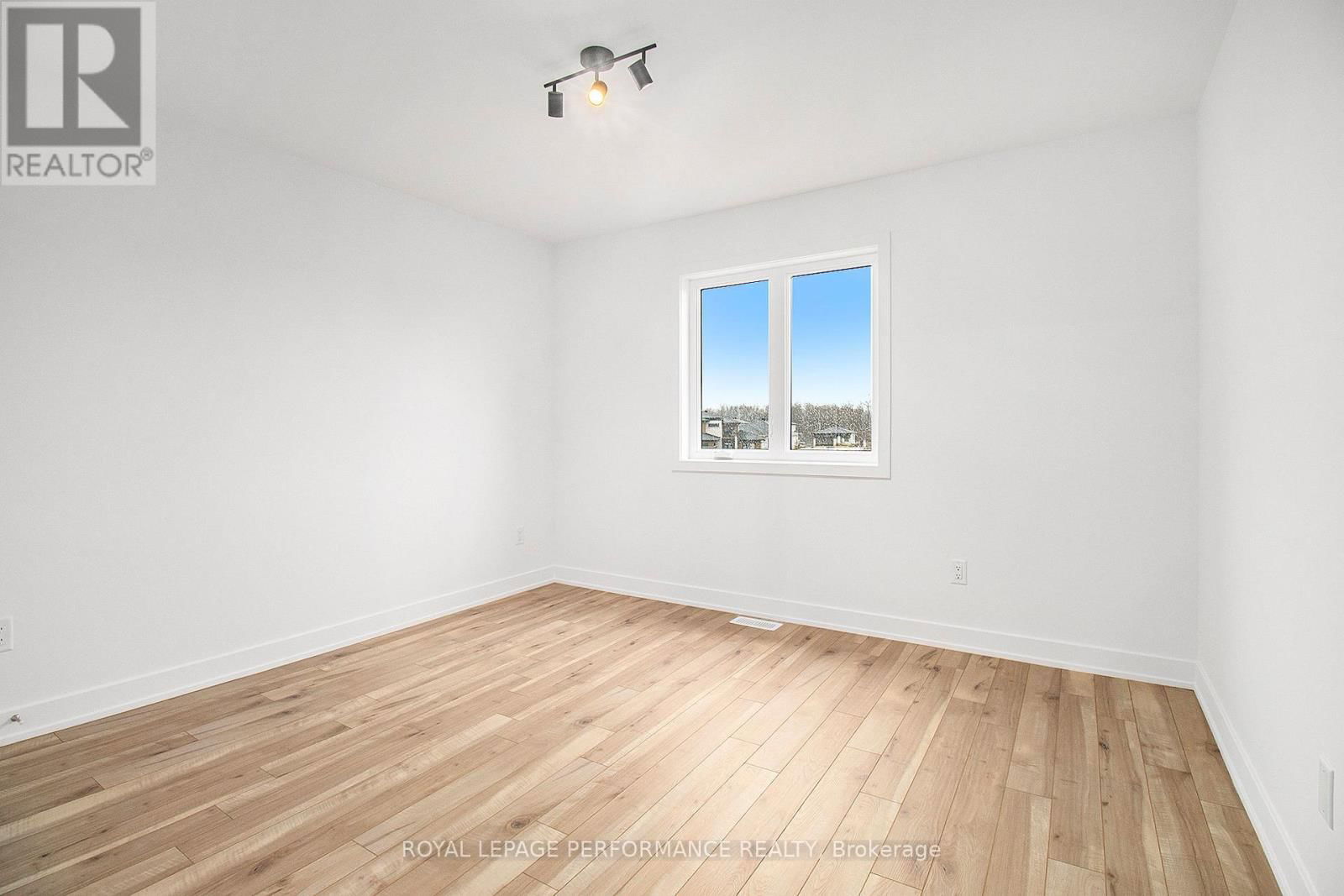 94 RUTILE STREET Image 19