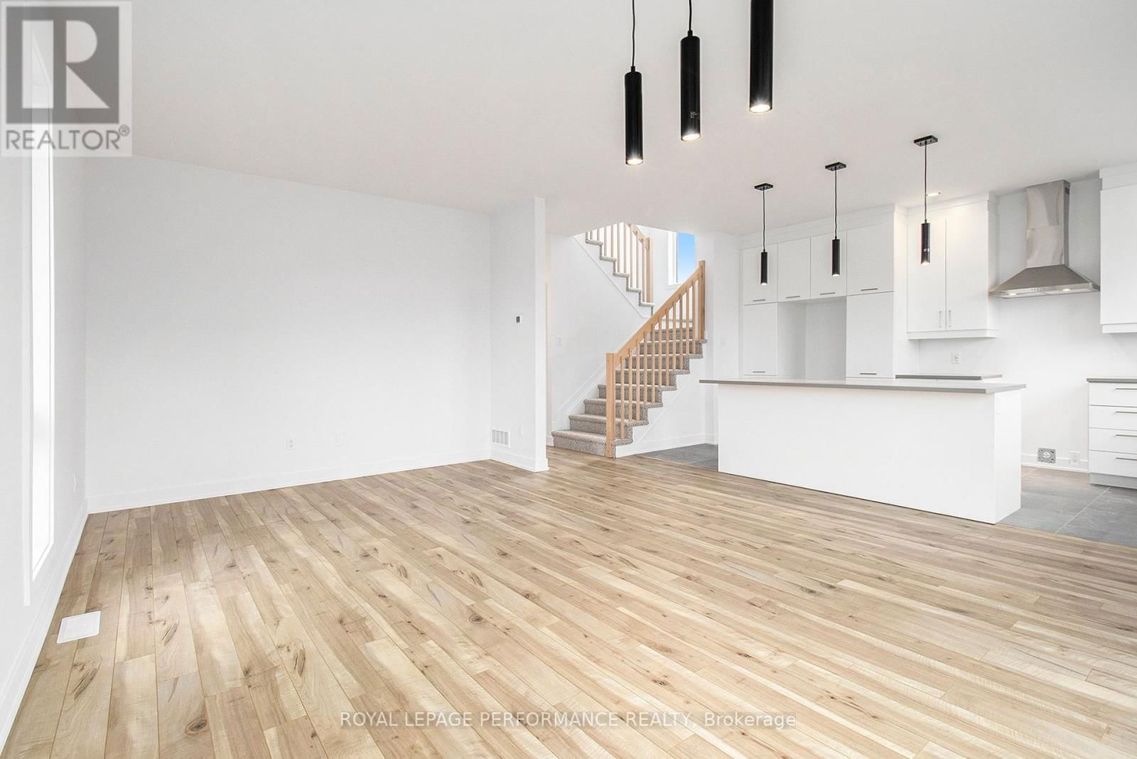 94 RUTILE STREET Image 5
