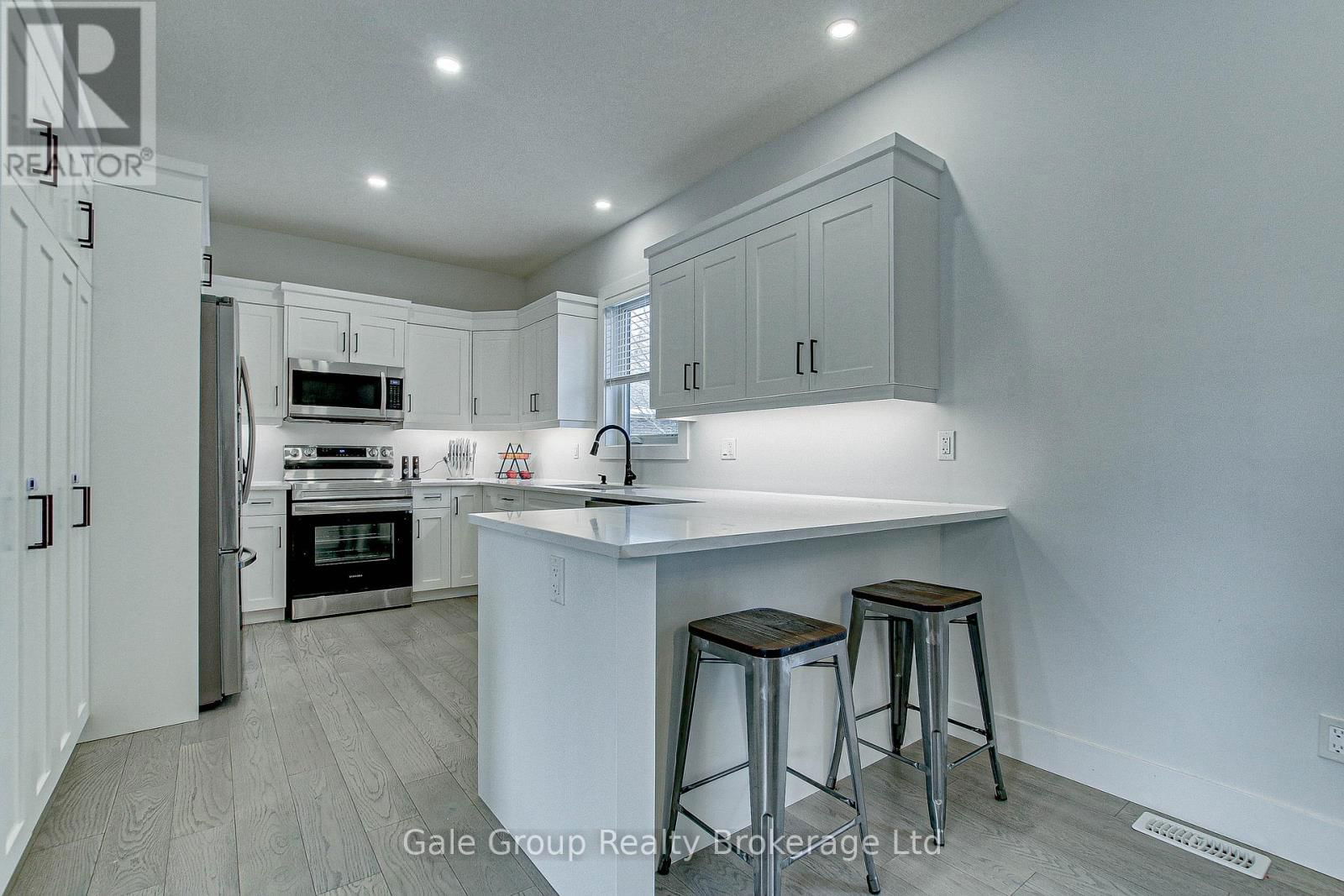 95 HENRY STREET Image 10