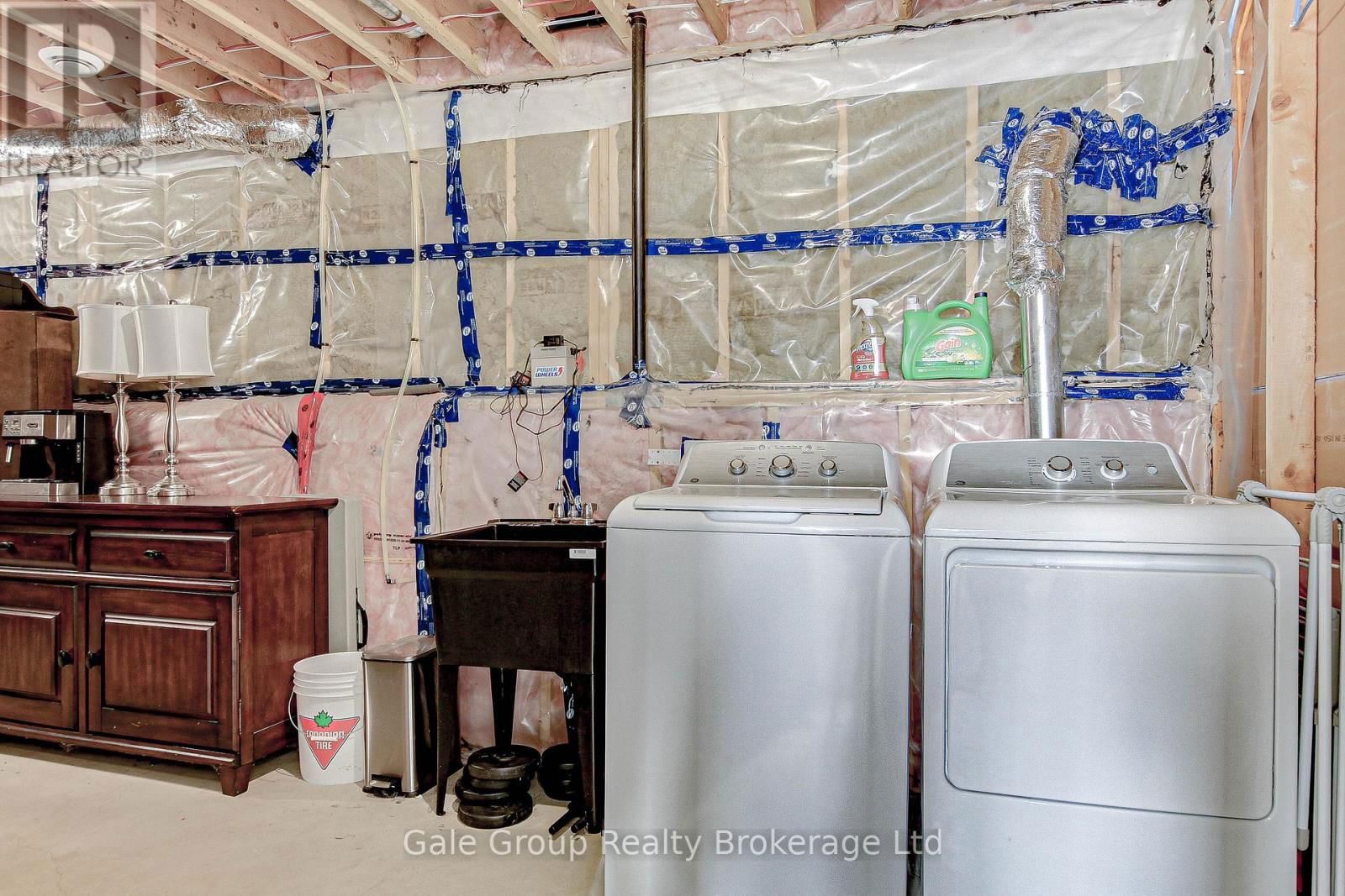 95 HENRY STREET Image 24