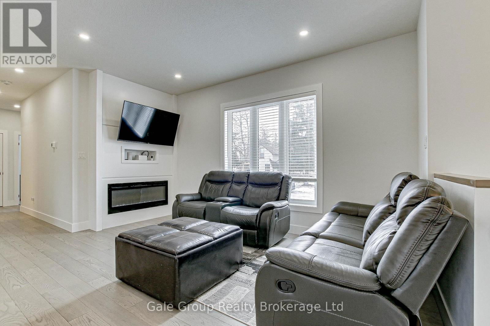 95 HENRY STREET Image 4