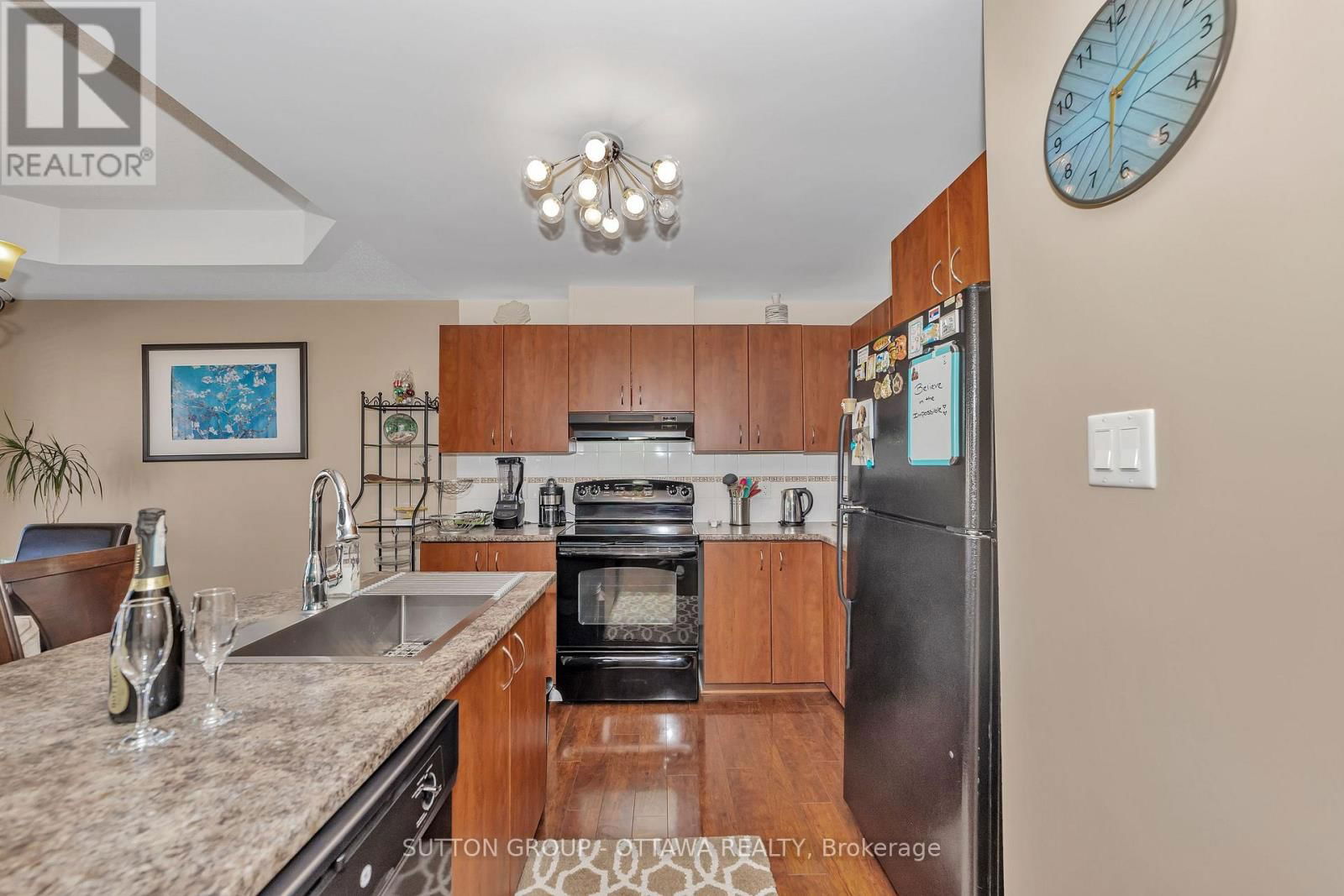 8 - 248 PASEO PRIVATE Image 8