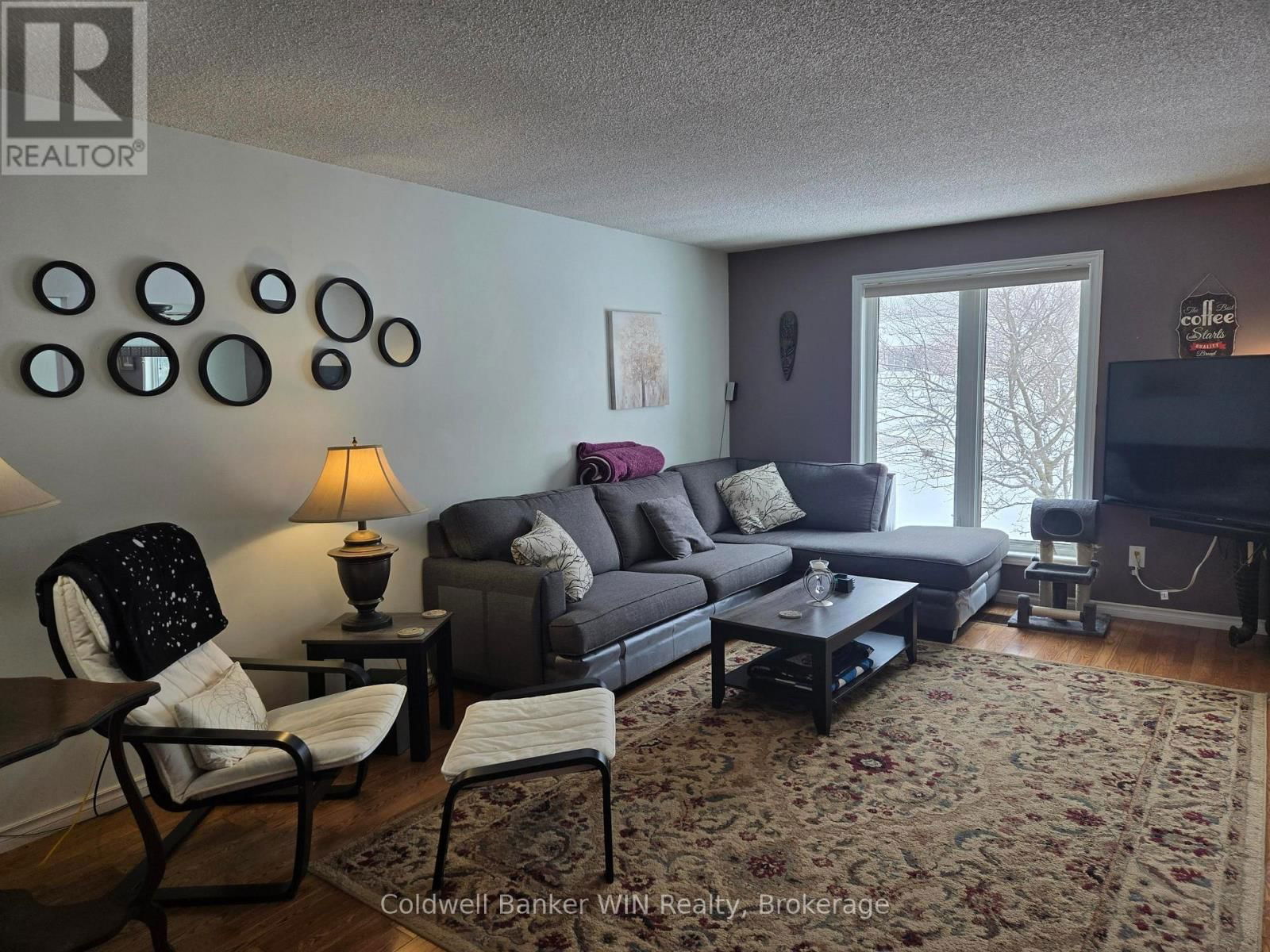 425 CLYDE STREET Image 10