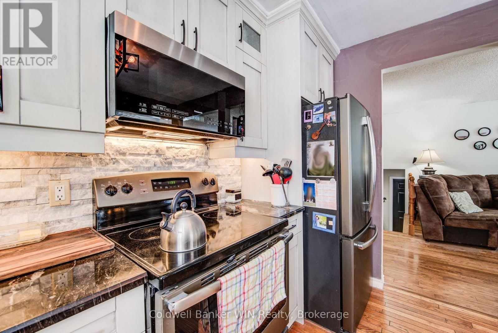 425 CLYDE STREET Image 17