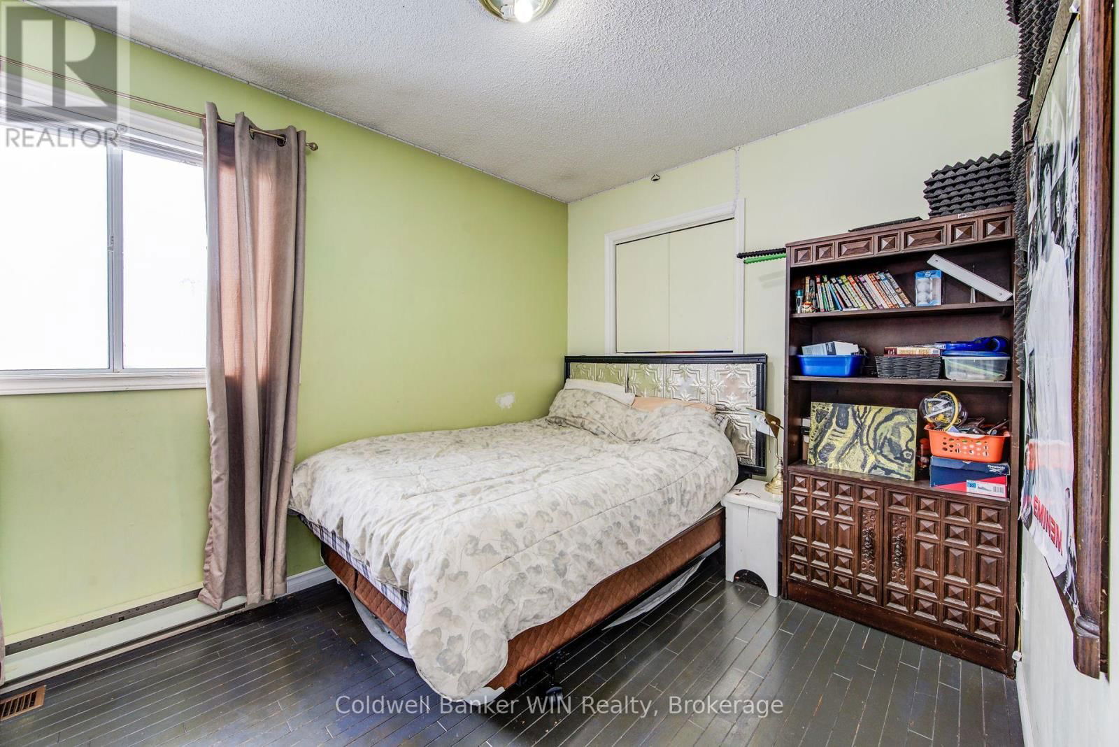 425 CLYDE STREET Image 18