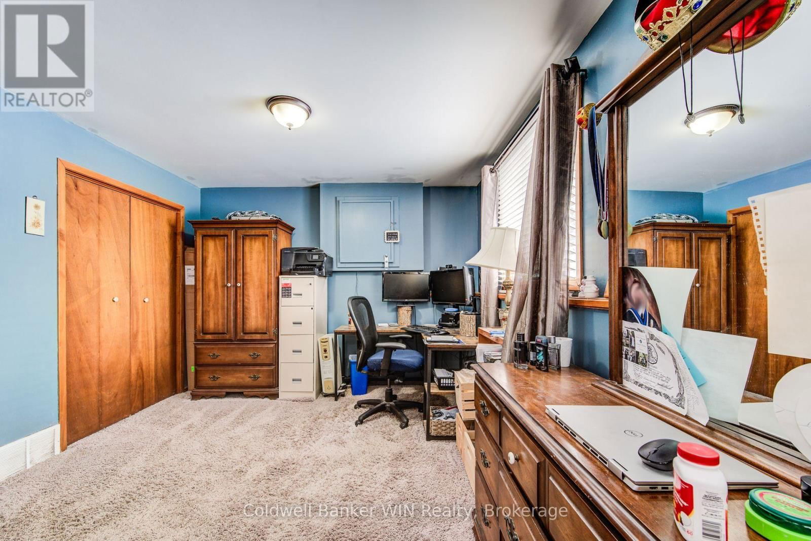 425 CLYDE STREET Image 29