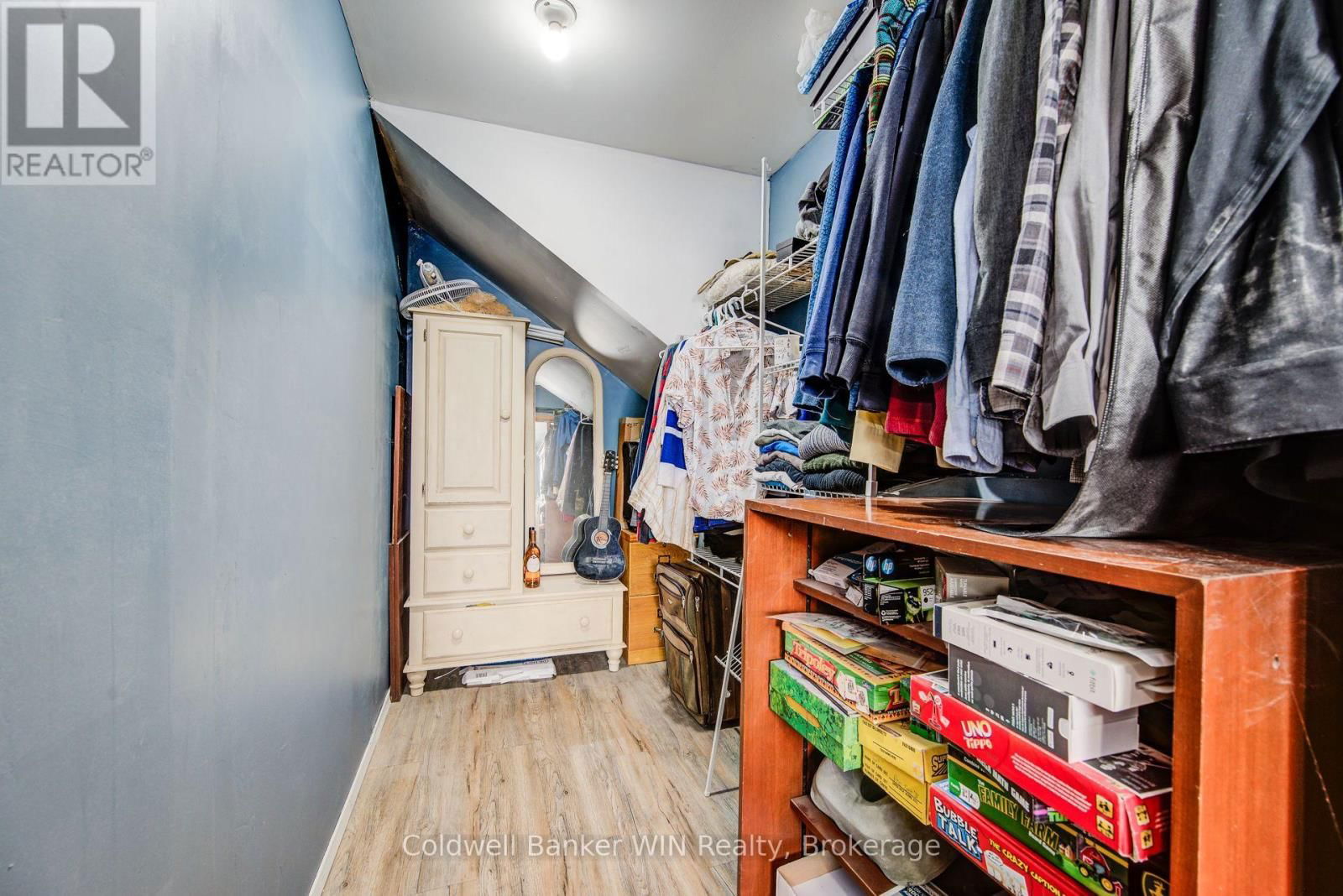425 CLYDE STREET Image 30