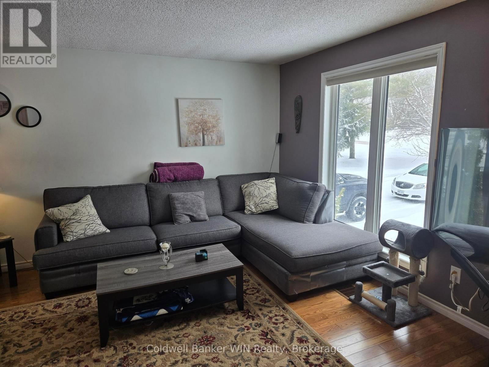 425 CLYDE STREET Image 8