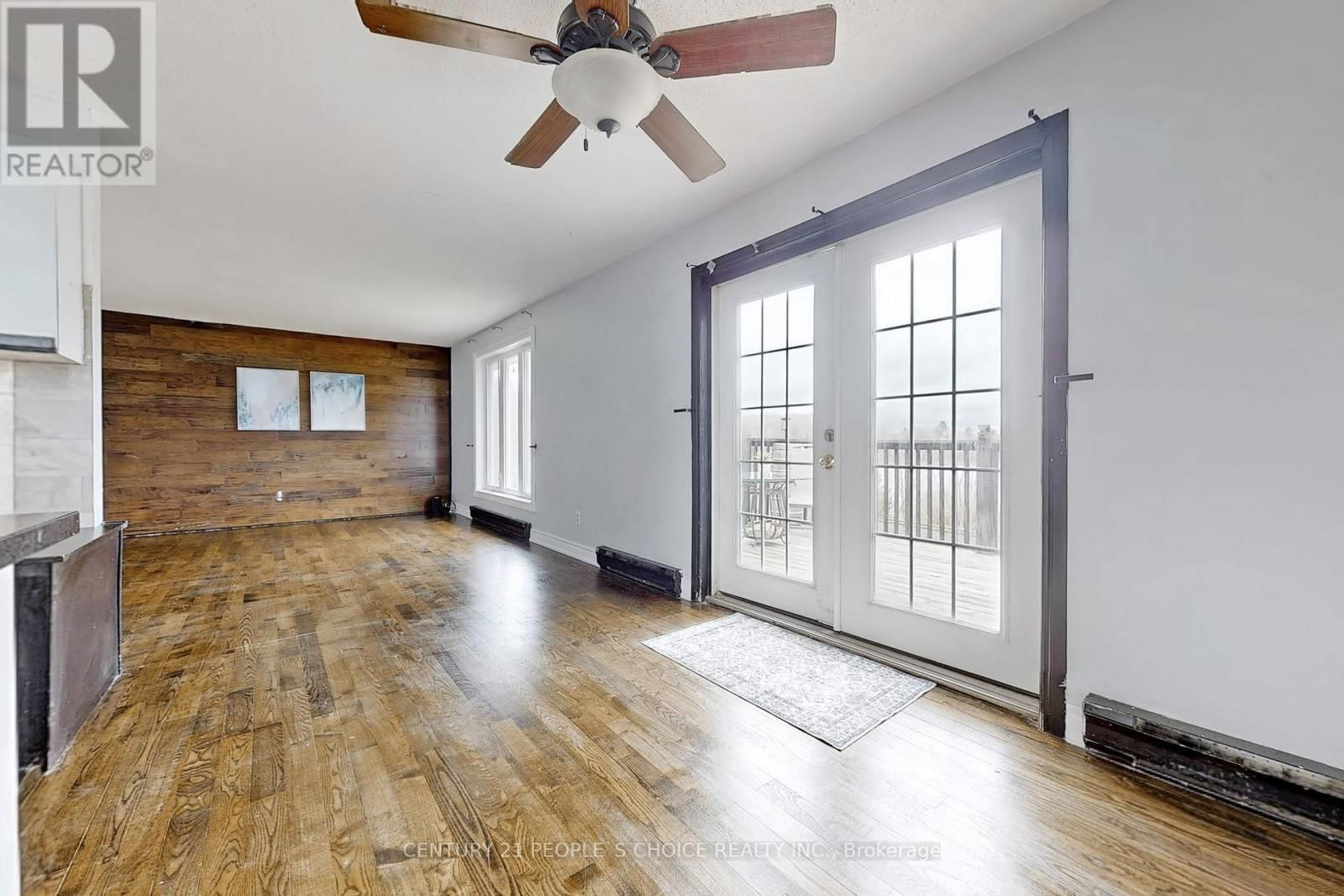 156 MAIN STREET WEST Image 12
