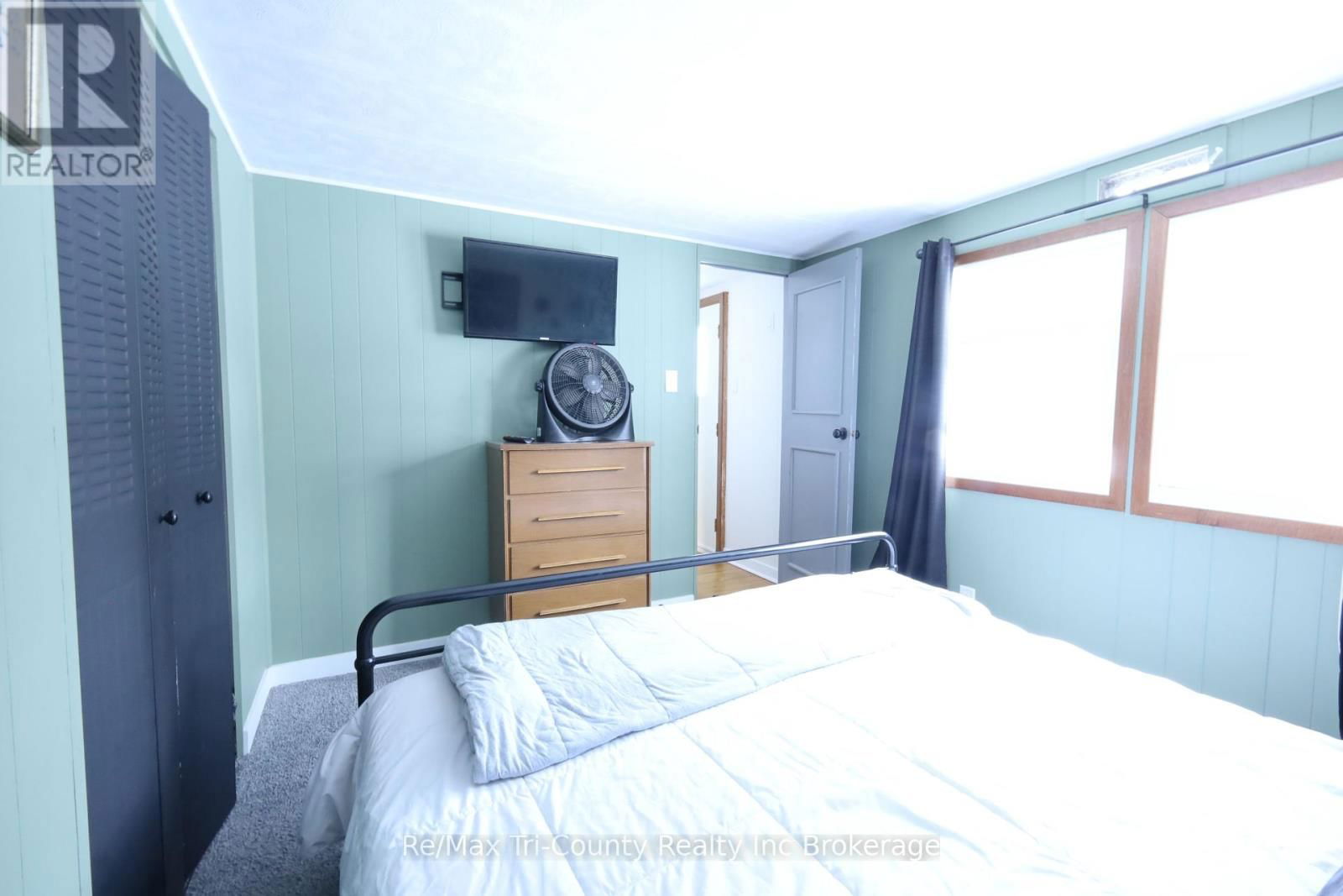 10085 CULLODEN RD (OAK ST UNIT 210) Image 16