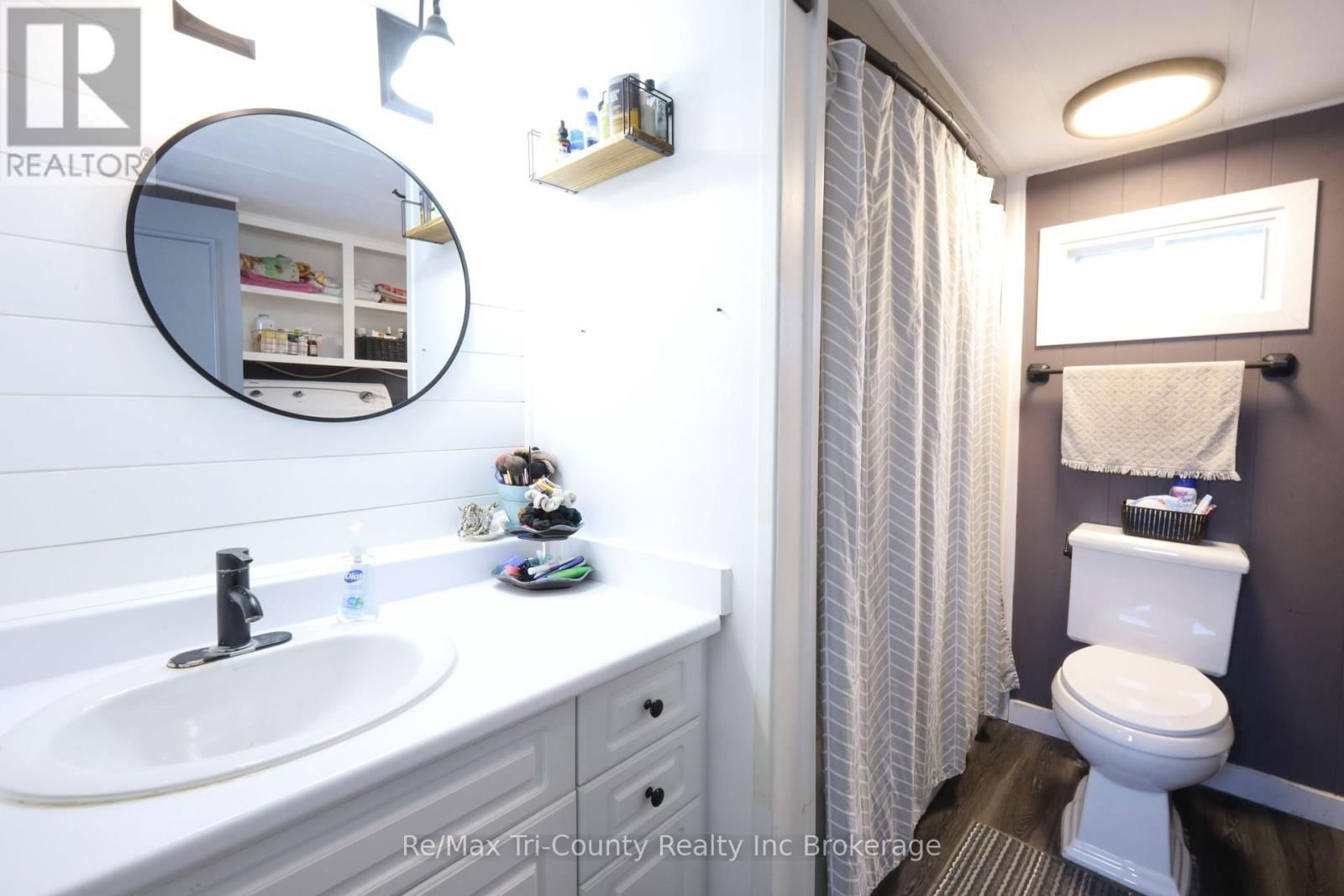 10085 CULLODEN RD (OAK ST UNIT 210) Image 17