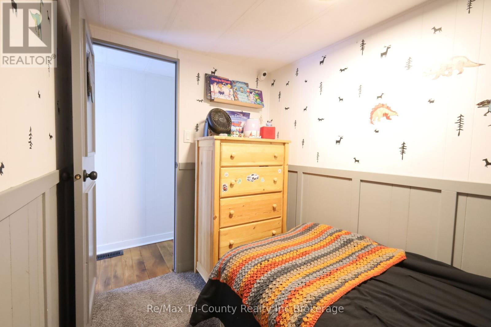 10085 CULLODEN RD (OAK ST UNIT 210) Image 21