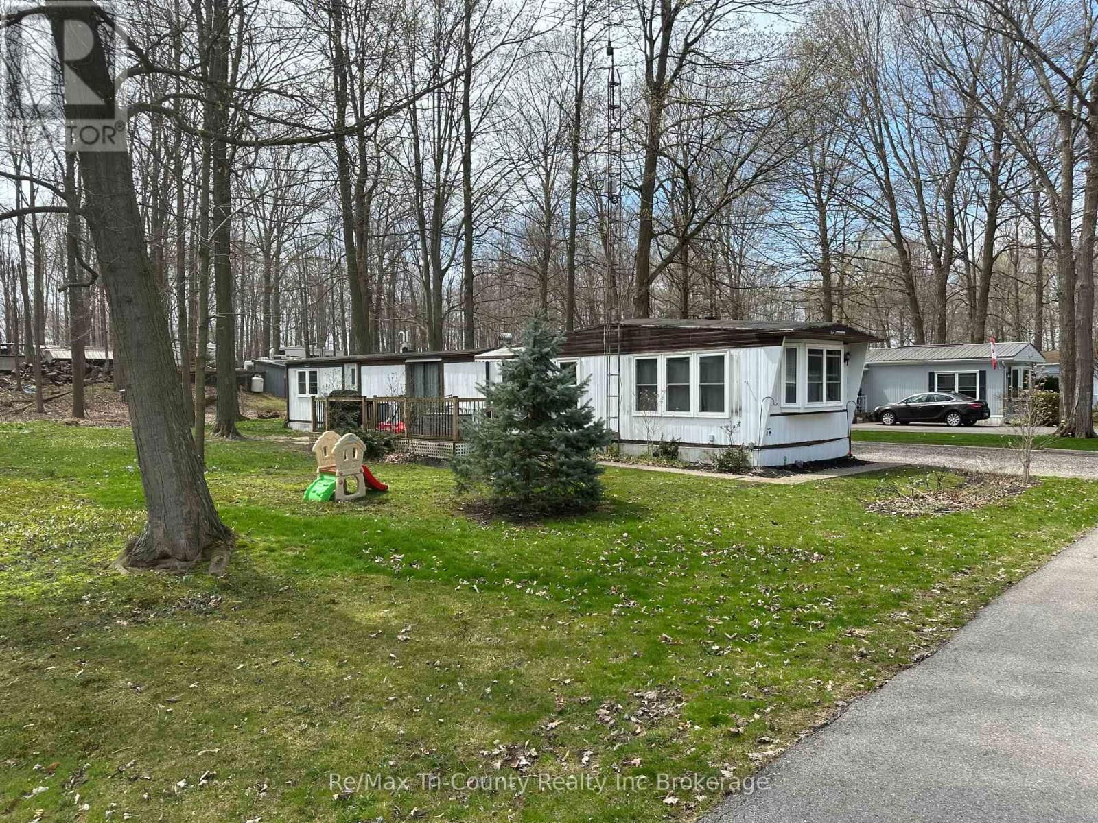 10085 CULLODEN RD (OAK ST UNIT 210) Image 24