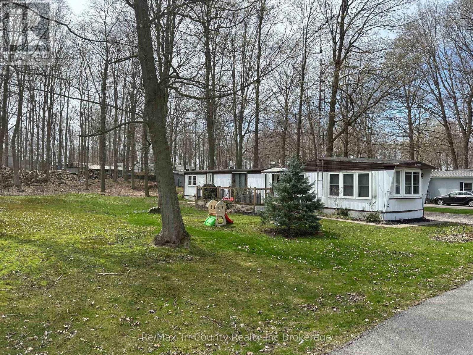 10085 CULLODEN RD (OAK ST UNIT 210) Image 25