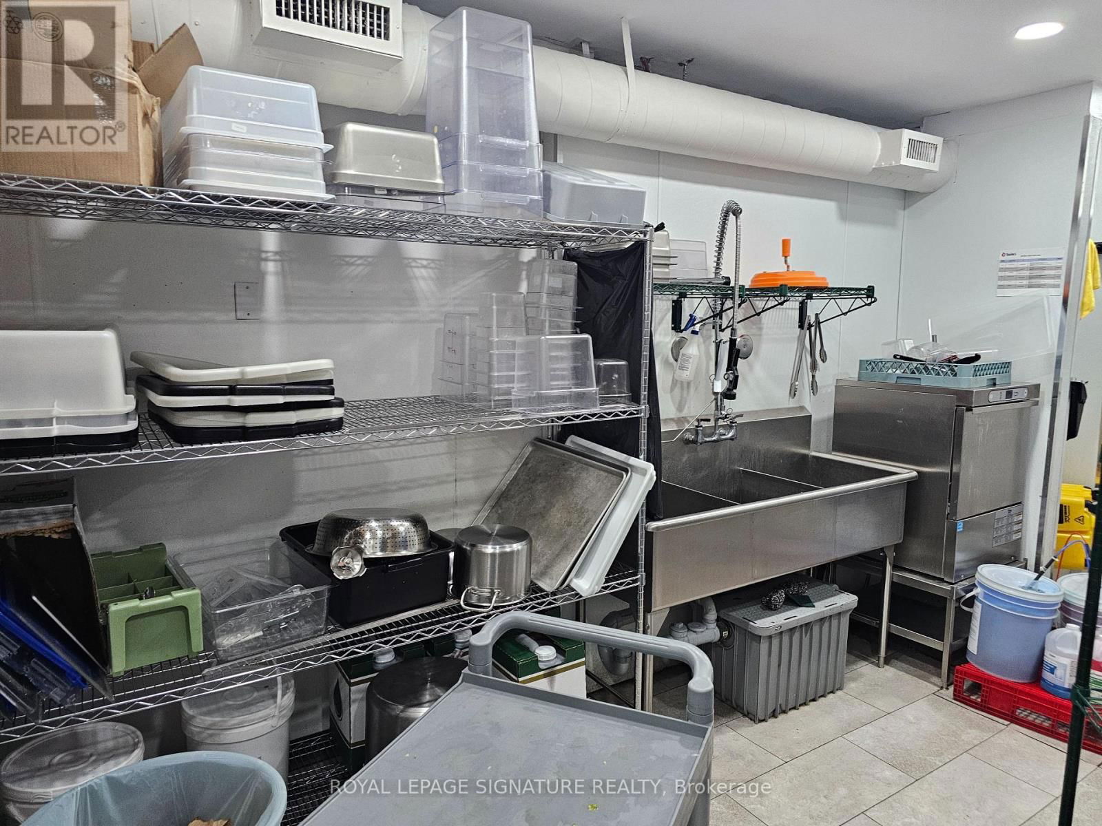 320 PRINCESS STREET Image 20