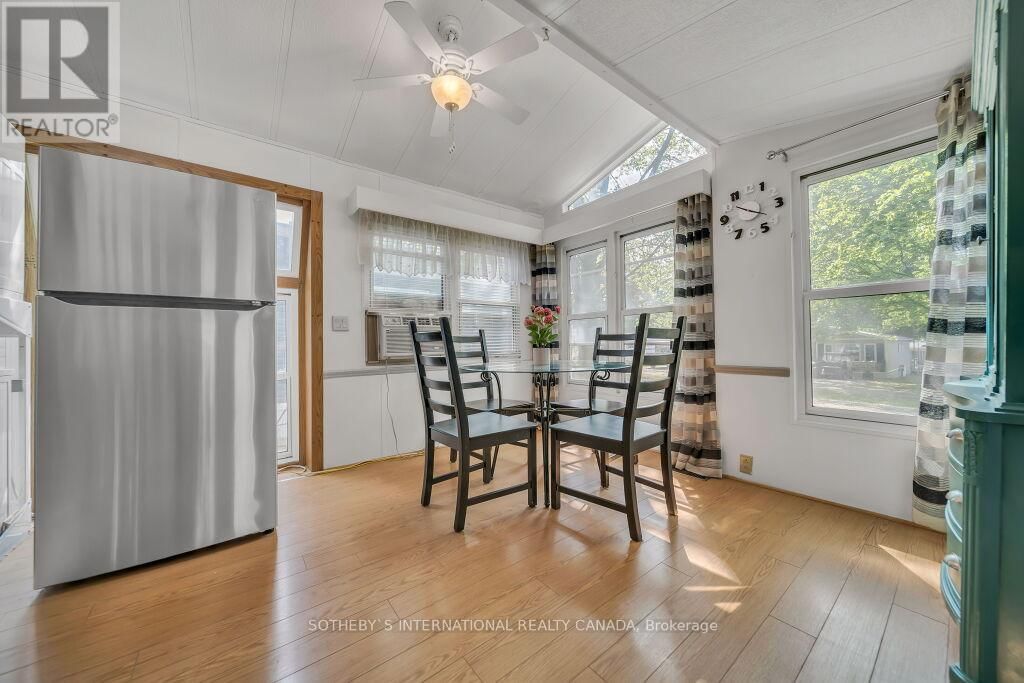 9 - 580 BEAVER CREEK ROAD Image 16