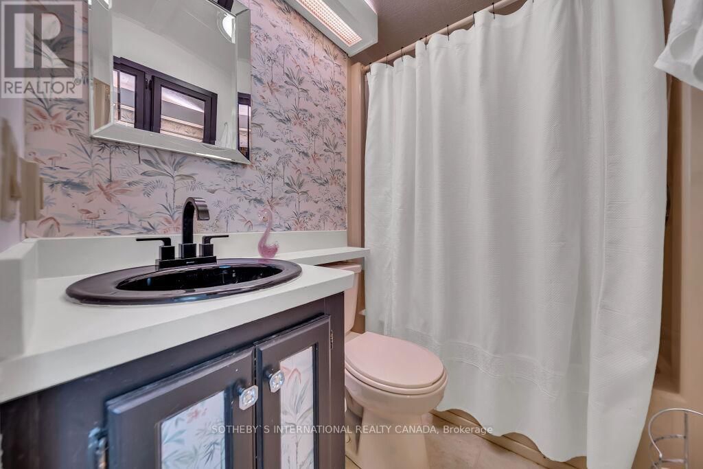 9 - 580 BEAVER CREEK ROAD Image 21