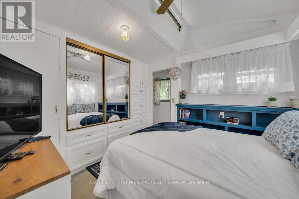 9 - 580 BEAVER CREEK ROAD Image 24