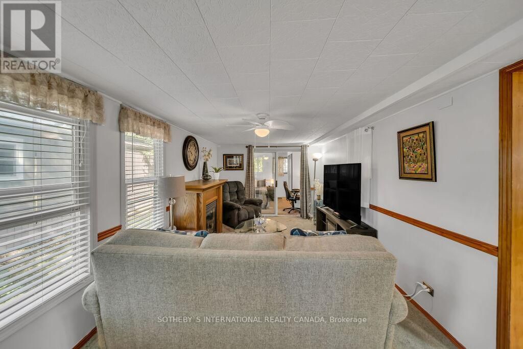 9 - 580 BEAVER CREEK ROAD Image 7