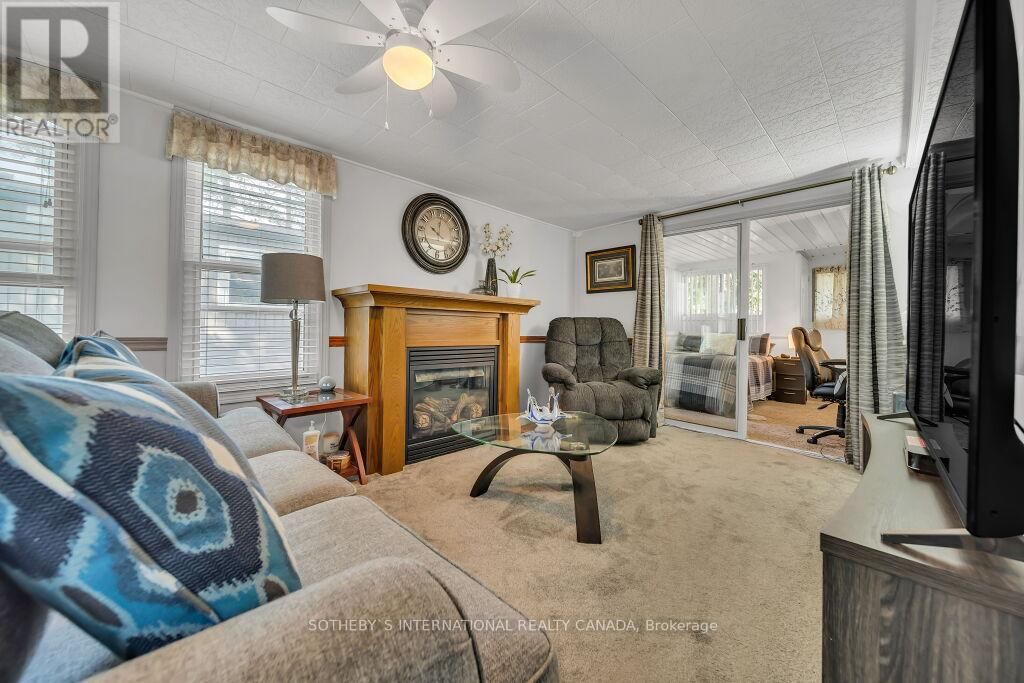 9 - 580 BEAVER CREEK ROAD Image 8