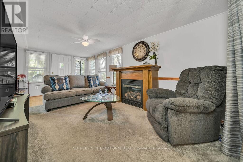 9 - 580 BEAVER CREEK ROAD Image 9